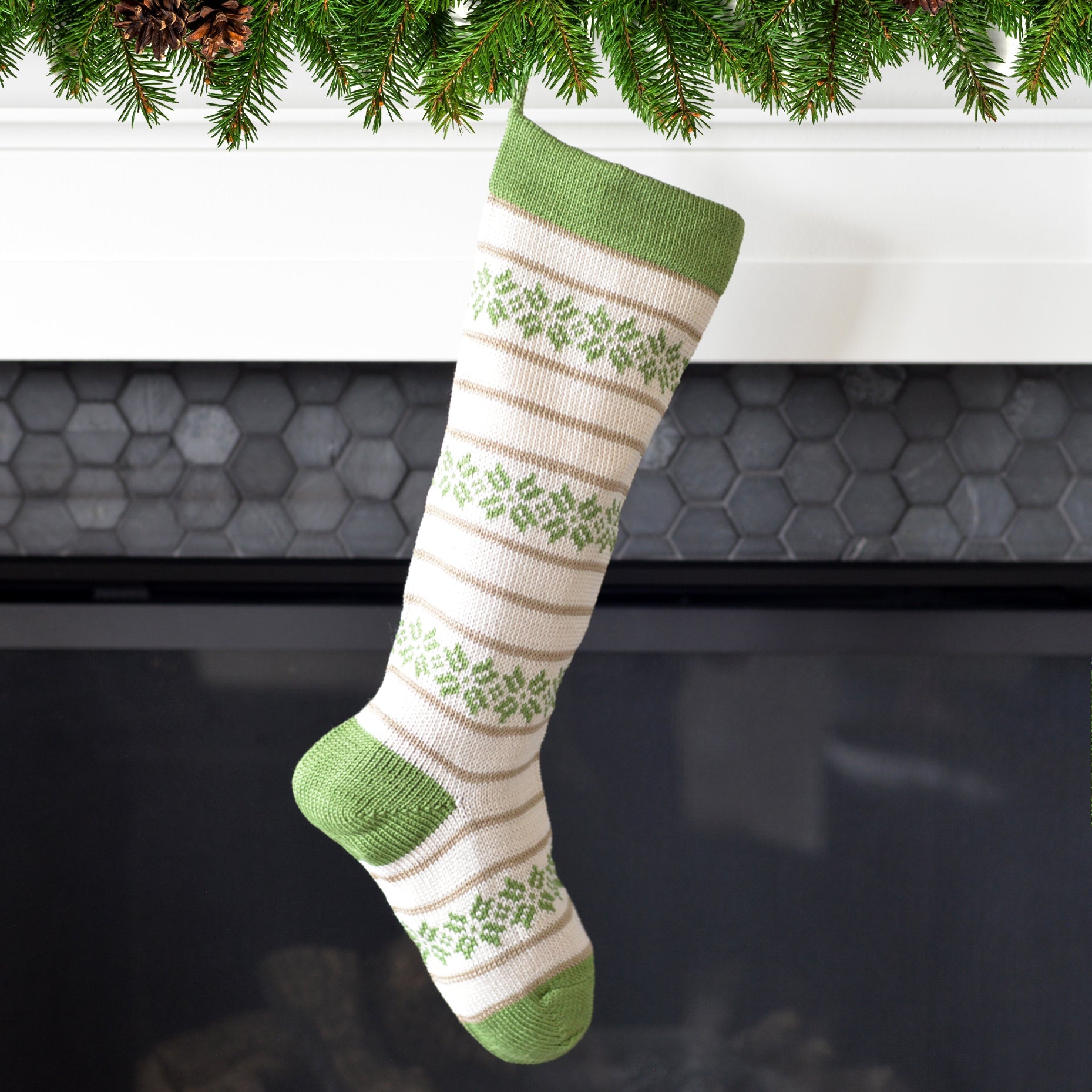 Ecru Patterned Stocking With Green