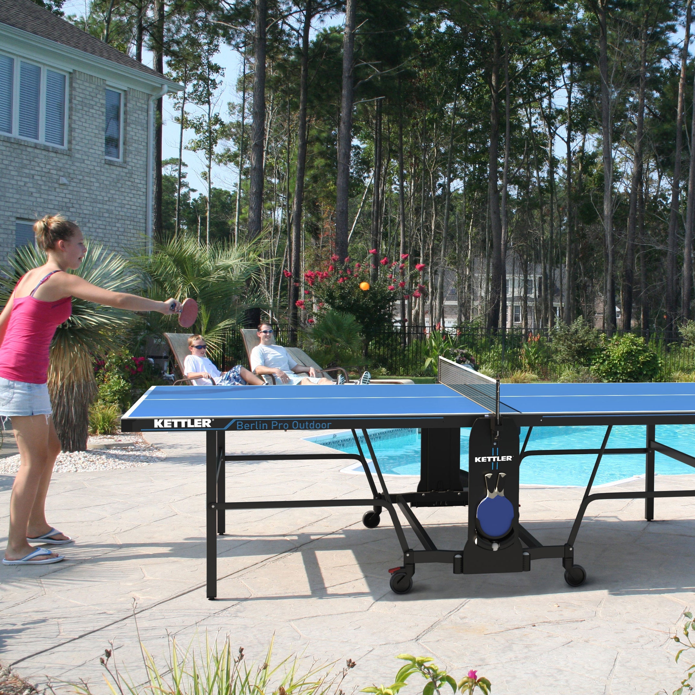 Berlin Pro Outdoor Table Tennis Table 4-Player Bundle