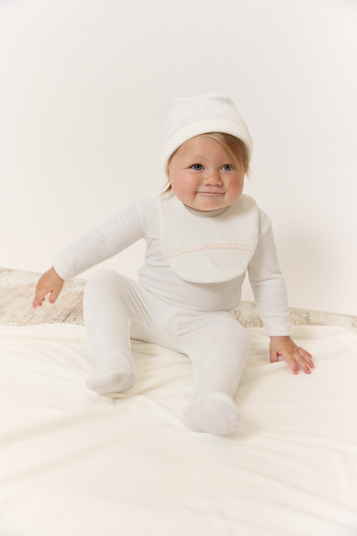 Mon Bebe D'amour Footie, Hat & Blanket Set - Pink