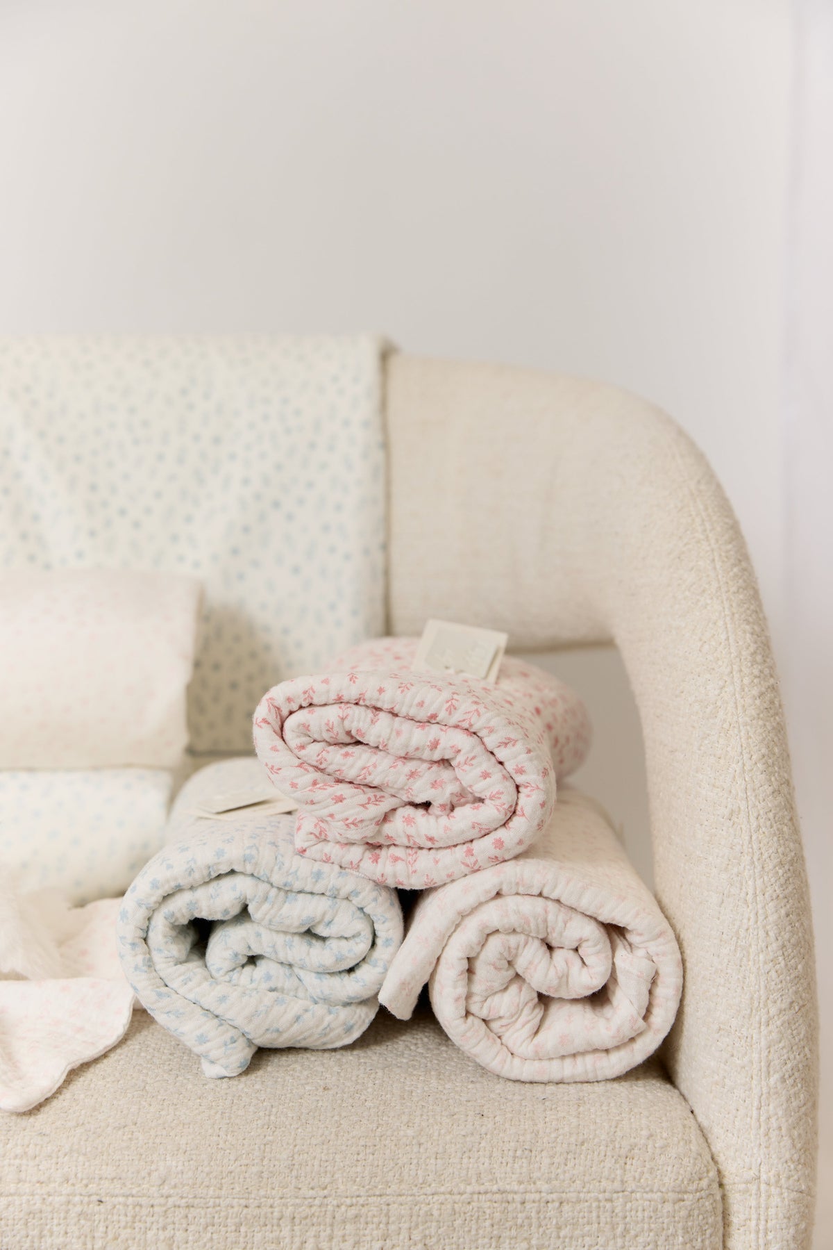 Whispering Blooms Swaddle - Pink