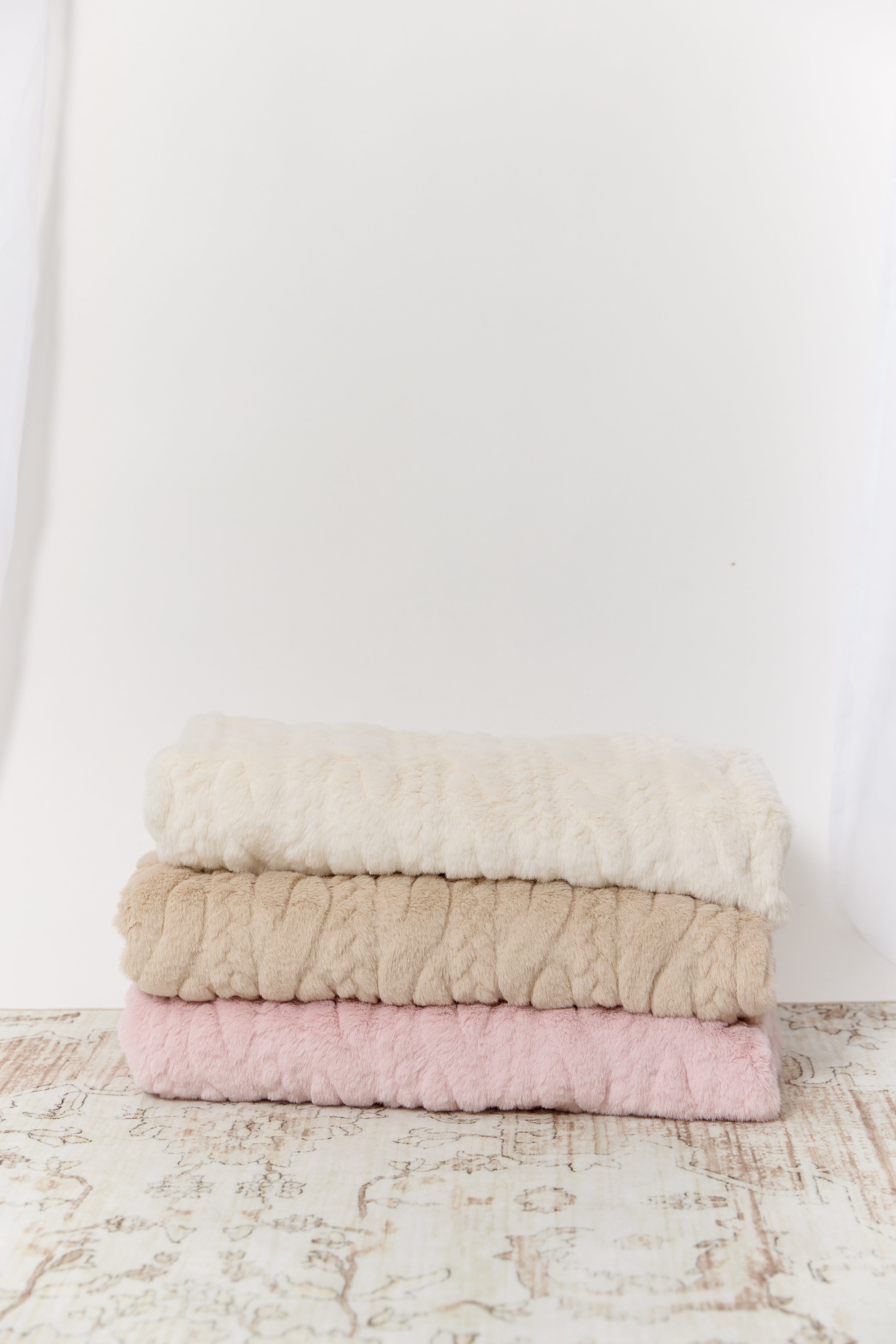 Atelier Cable Fur Blanket - White