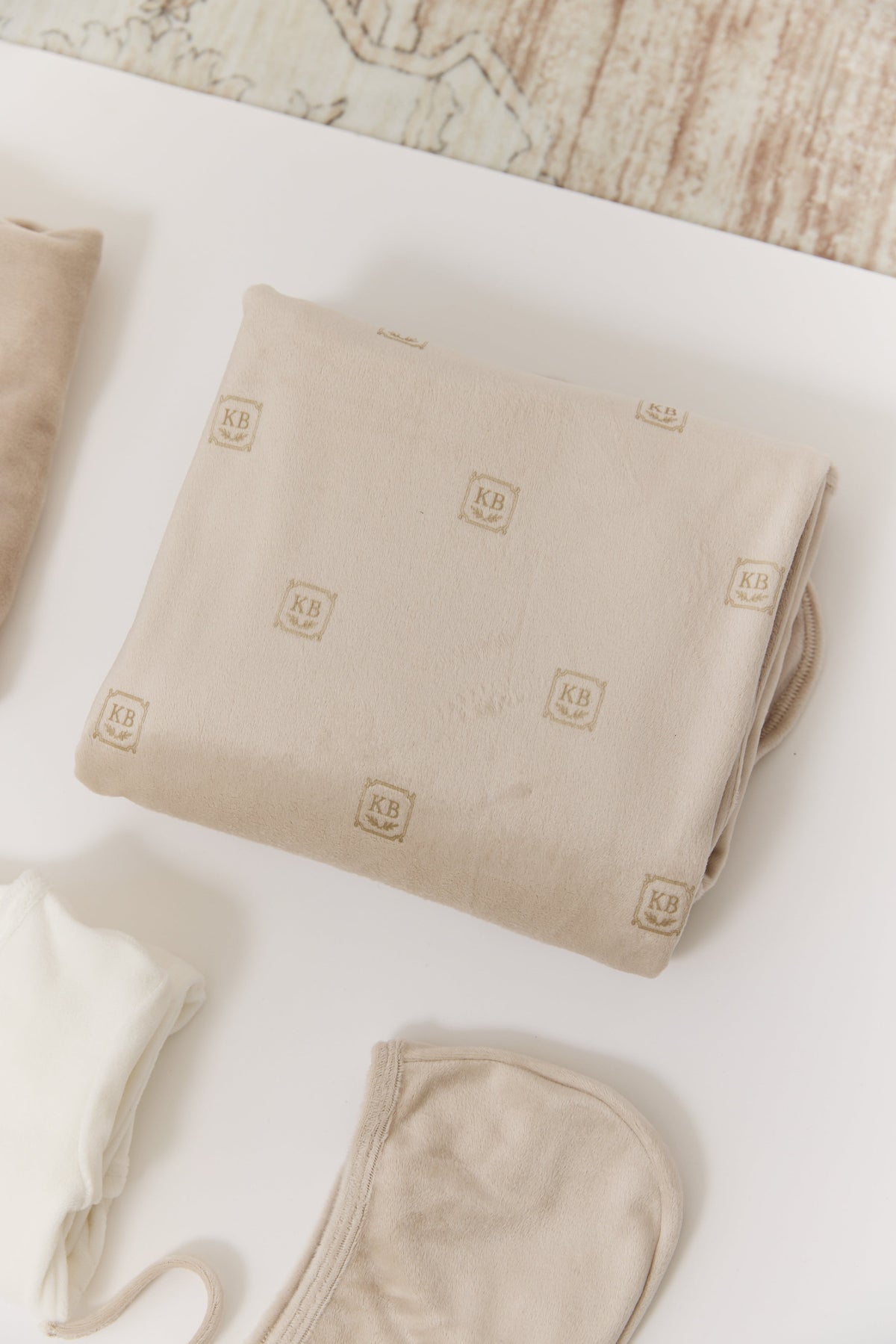 Kb Logo Footie, Hat And Blanket Set - Stone