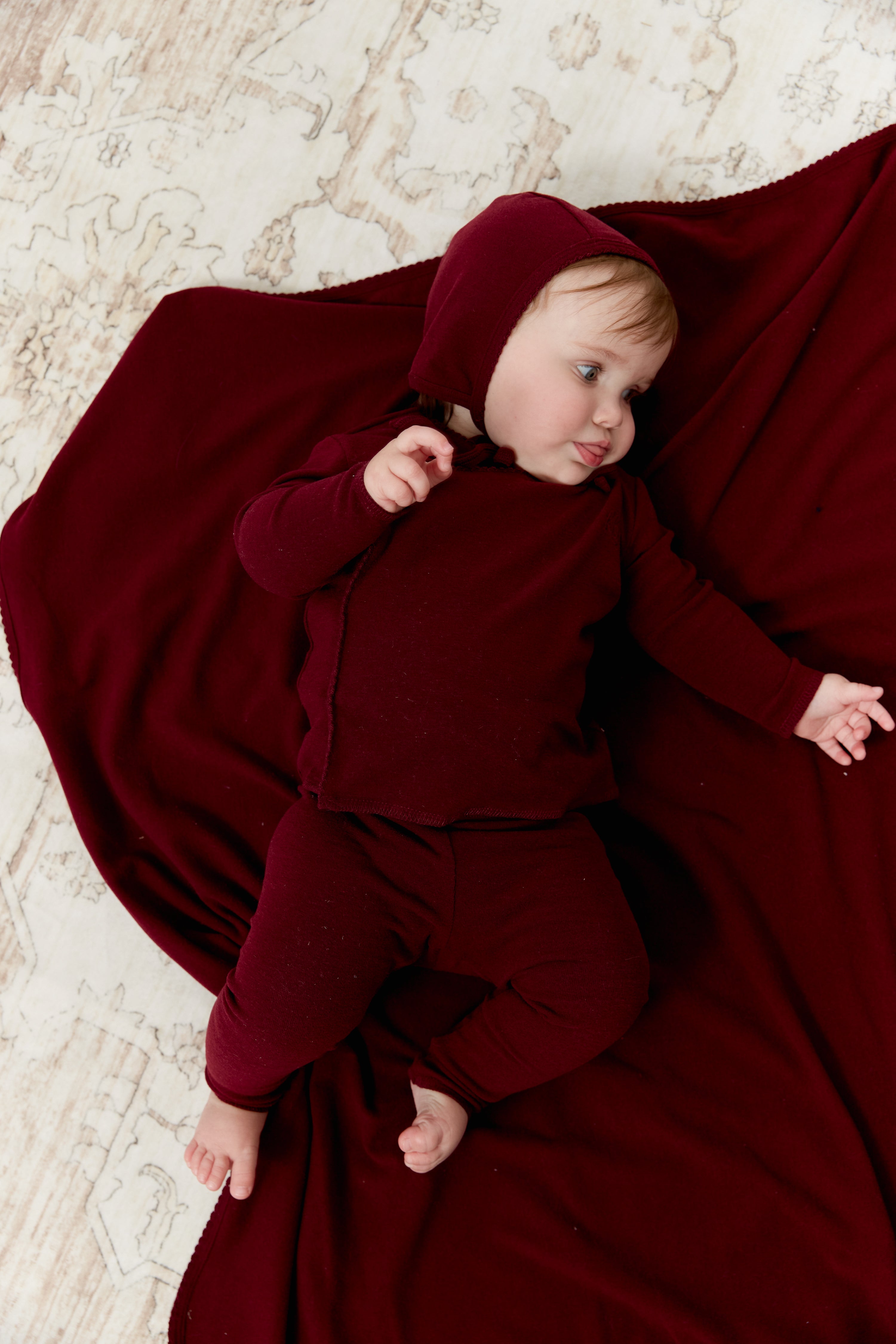 Felt Wrap Set With Hat - Maroon