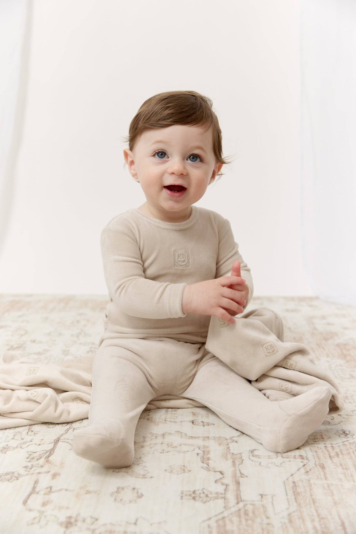 Kb Logo Footie, Hat And Blanket Set - Stone
