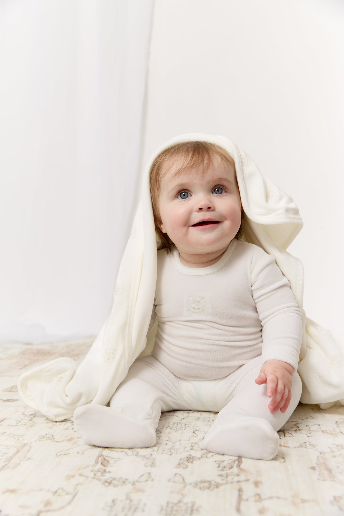 Kb Logo Footie, Hat And Blanket Set - White