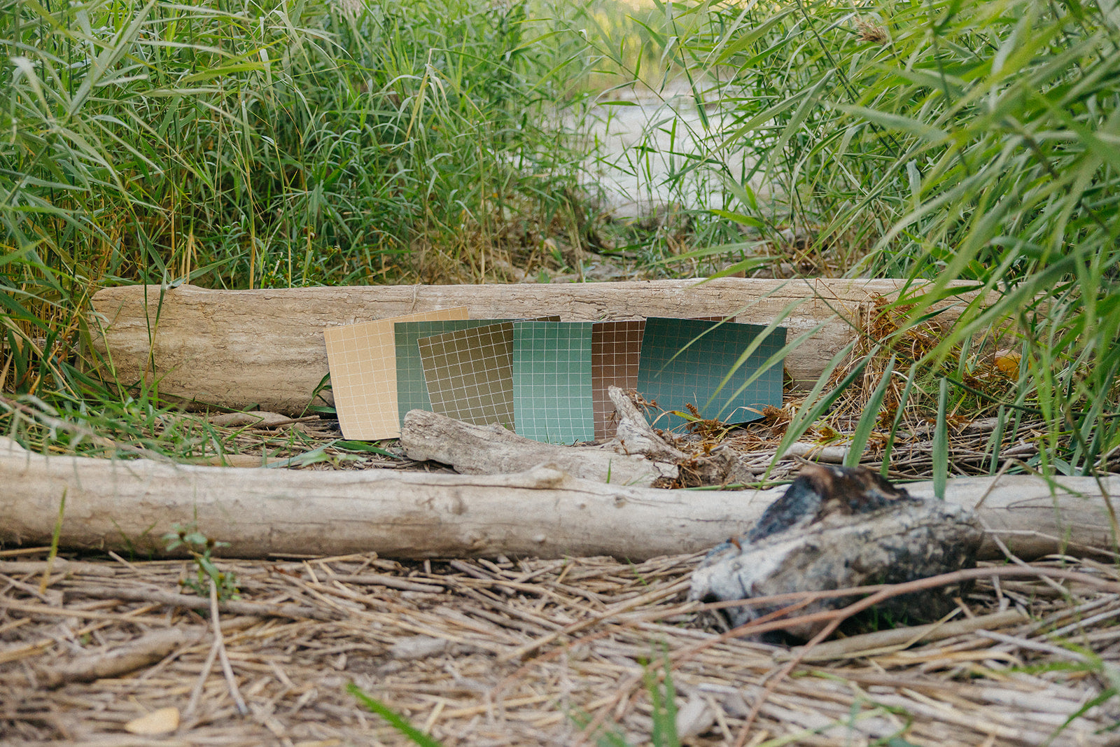 Laken Wallpaper By Cassandra Zaniboni