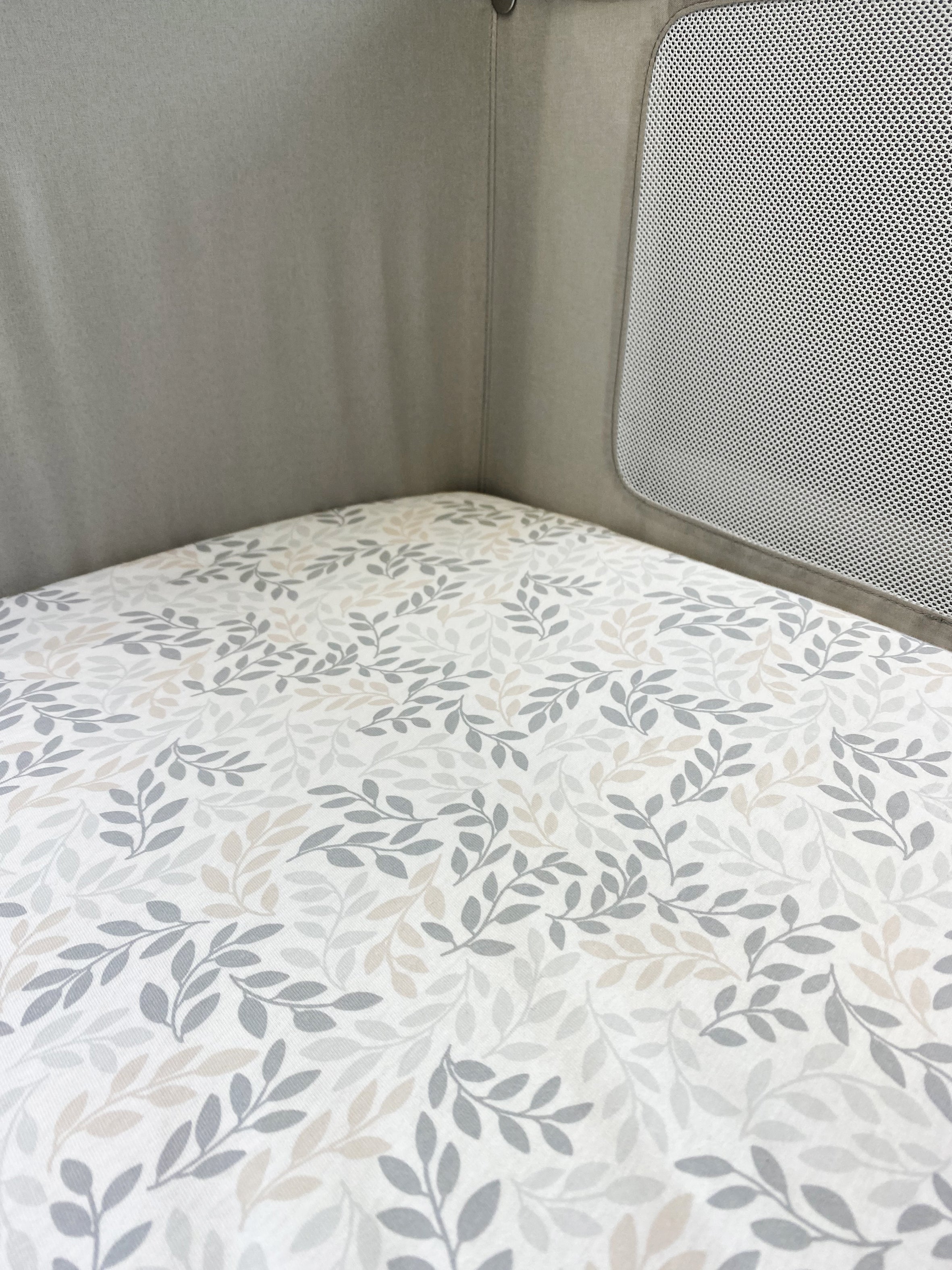 Shnuggle Air Lite Crib Fitted Sheets – 2-pack | 100% Soft Cotton Bedding