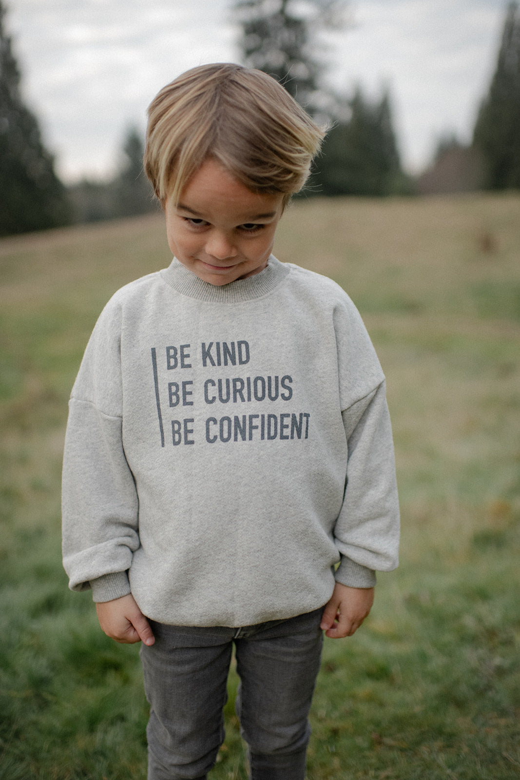 Legacy Sweatshirt Soft | Be Kind On Dark Heather Gray
