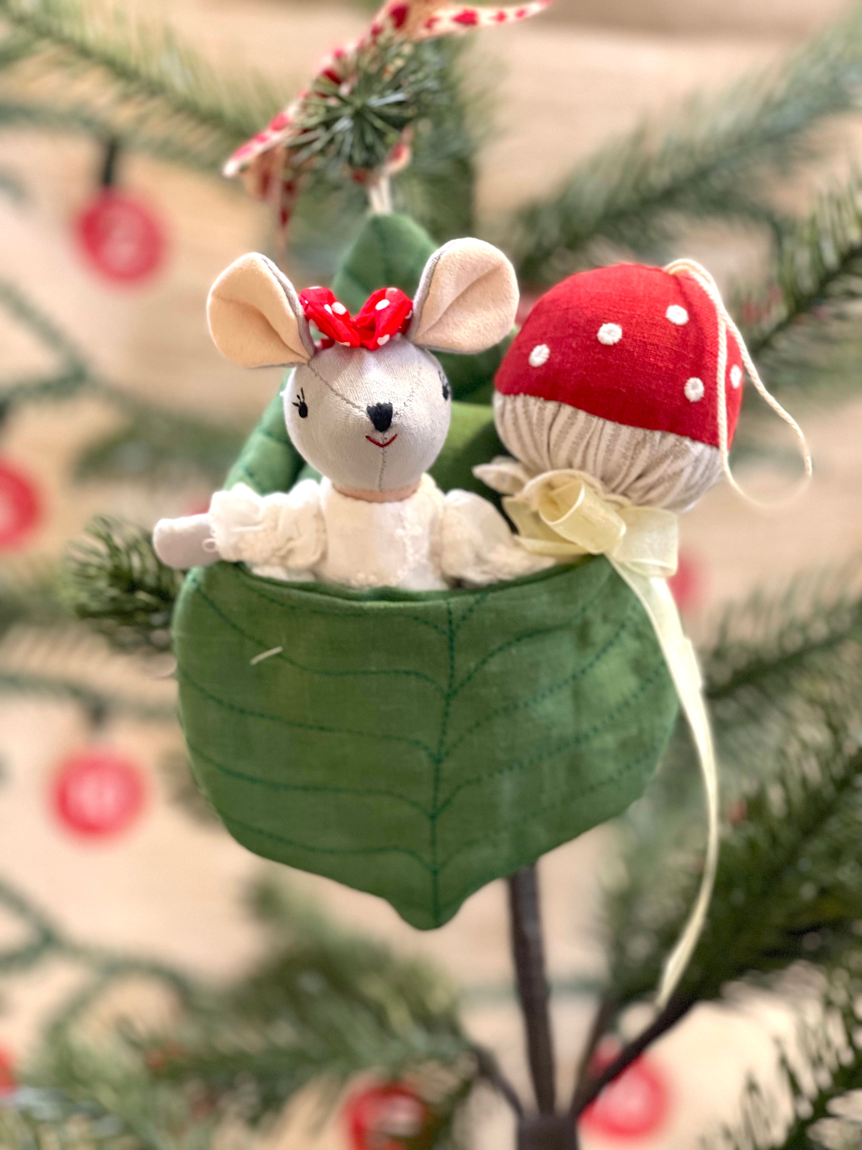 Mouse And The Mushroom Wonder Forest Set