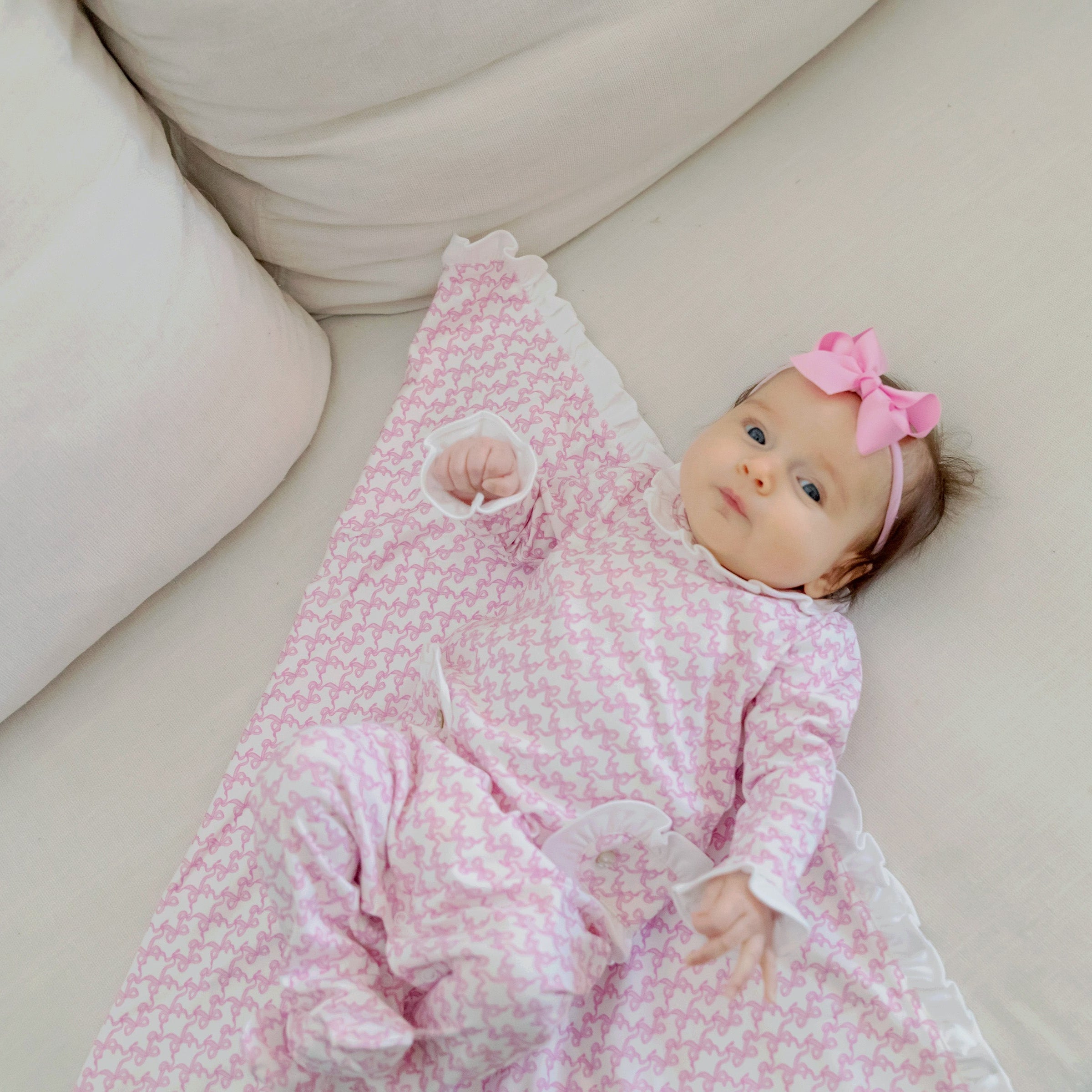 Ruffled Girls' Blanket Pretty Pink Bows