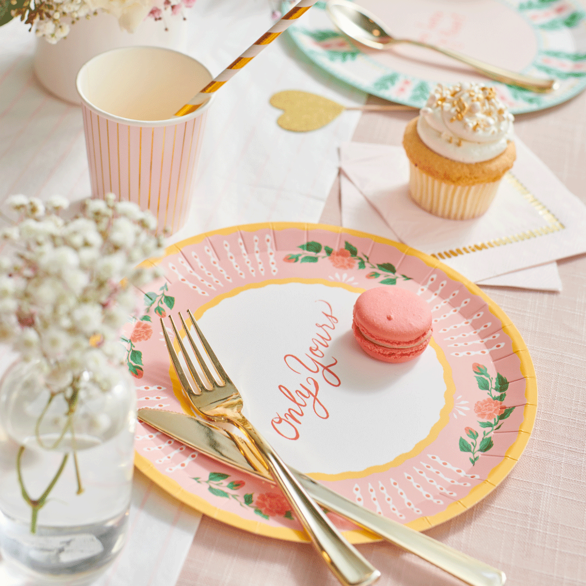 All You Need Is Love Large Plates (10 Per Pack)