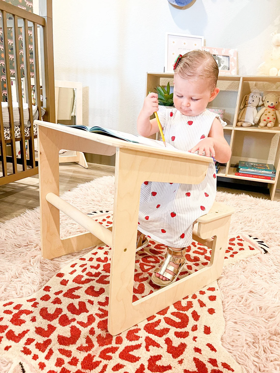 Marlin- Montessori Desk