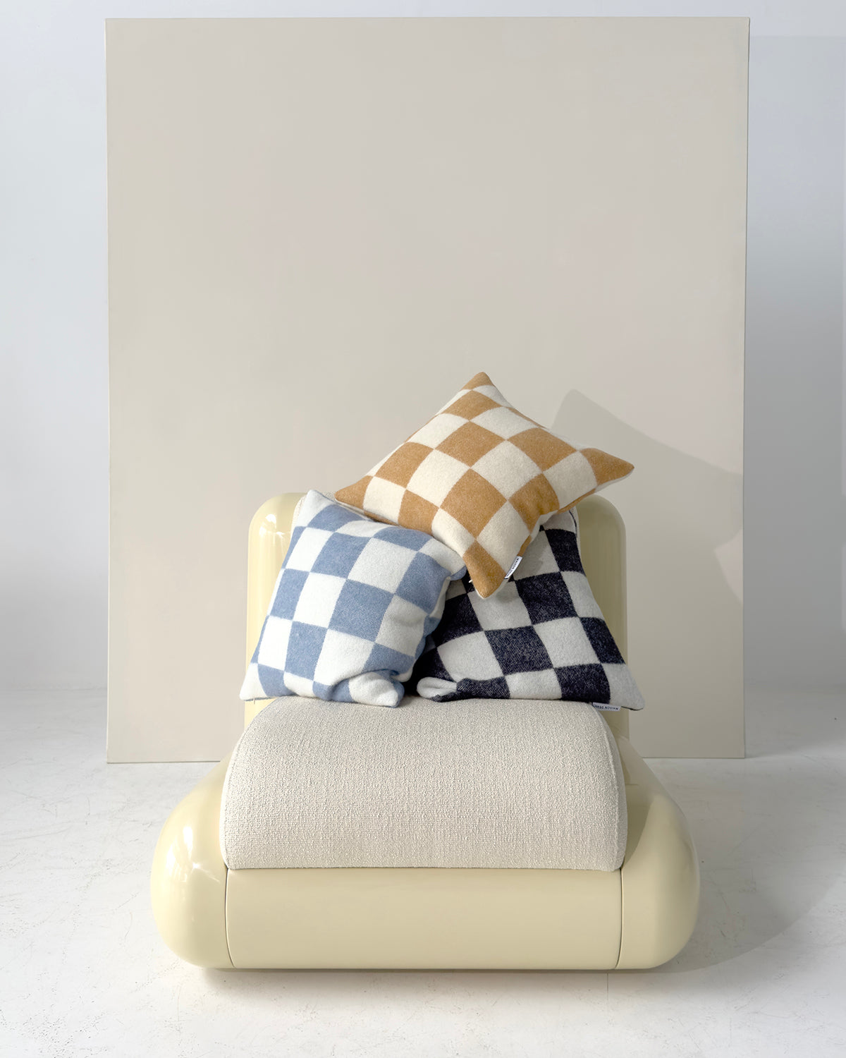 Cushion Checkerboard Denim Blue / White 1.65 X 1.65 Ft