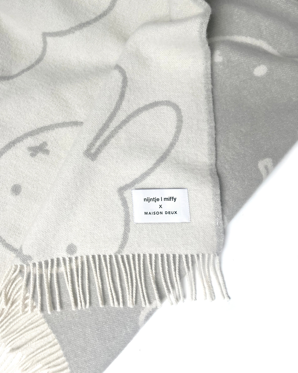 Blanket Miffy Cloud White / Grey Print 4.25 X 6.5 Ft