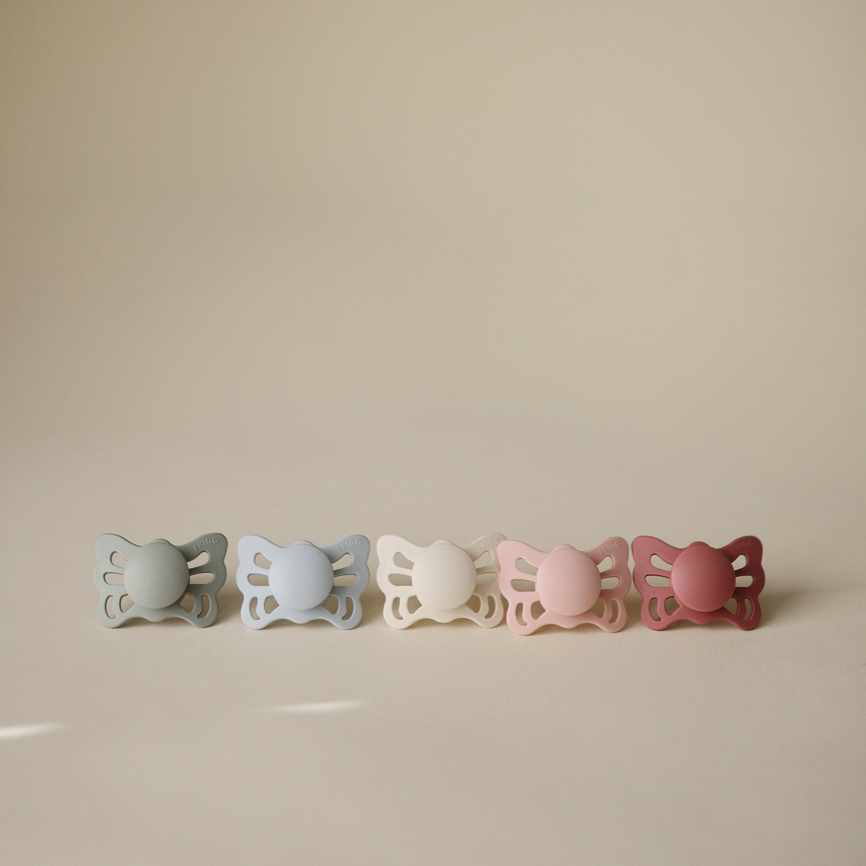 Frigg Butterfly Anatomical Silicone Pacifier 2-pack (0-6 Months)