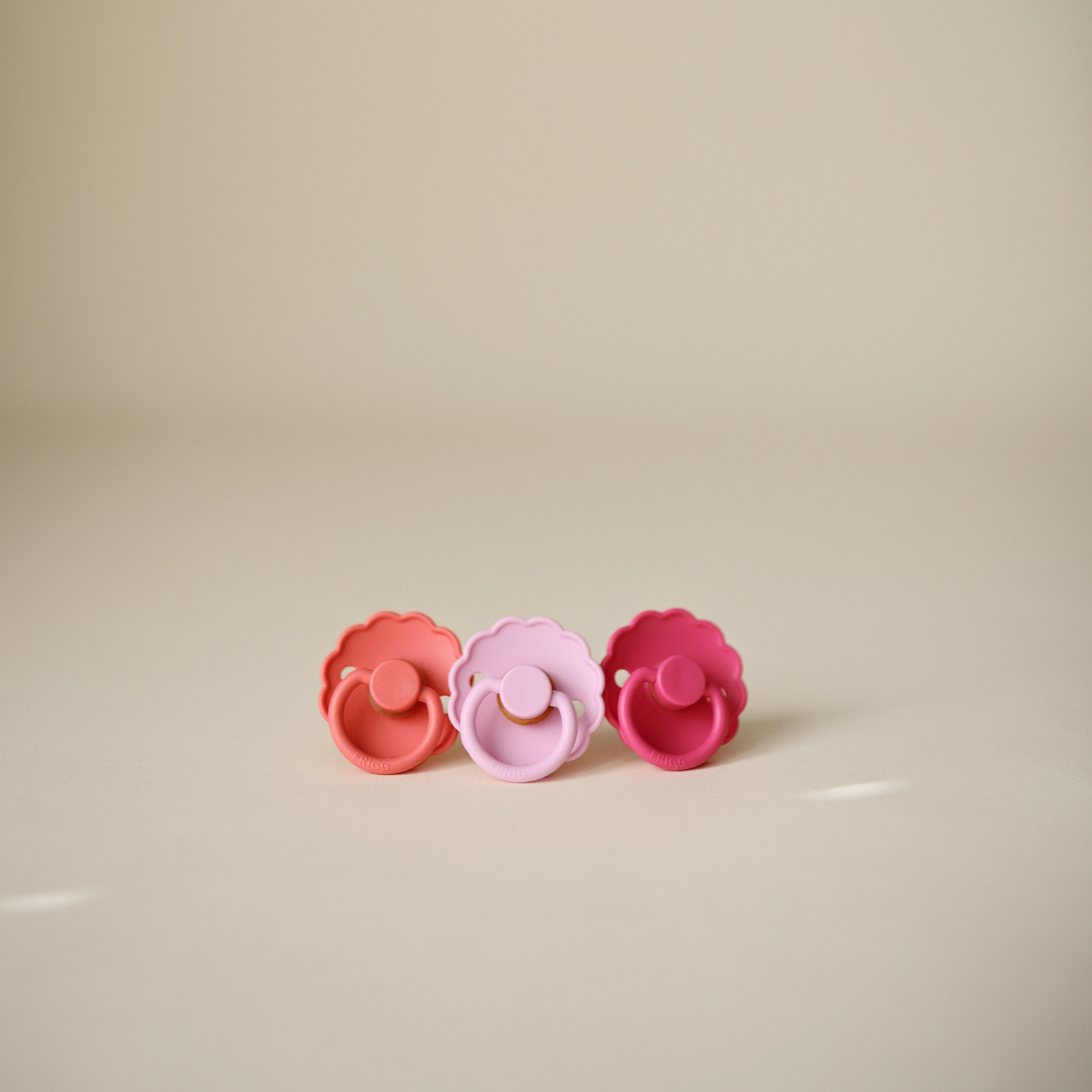 Frigg Daisy Natural Rubber Pacifier 2-pack