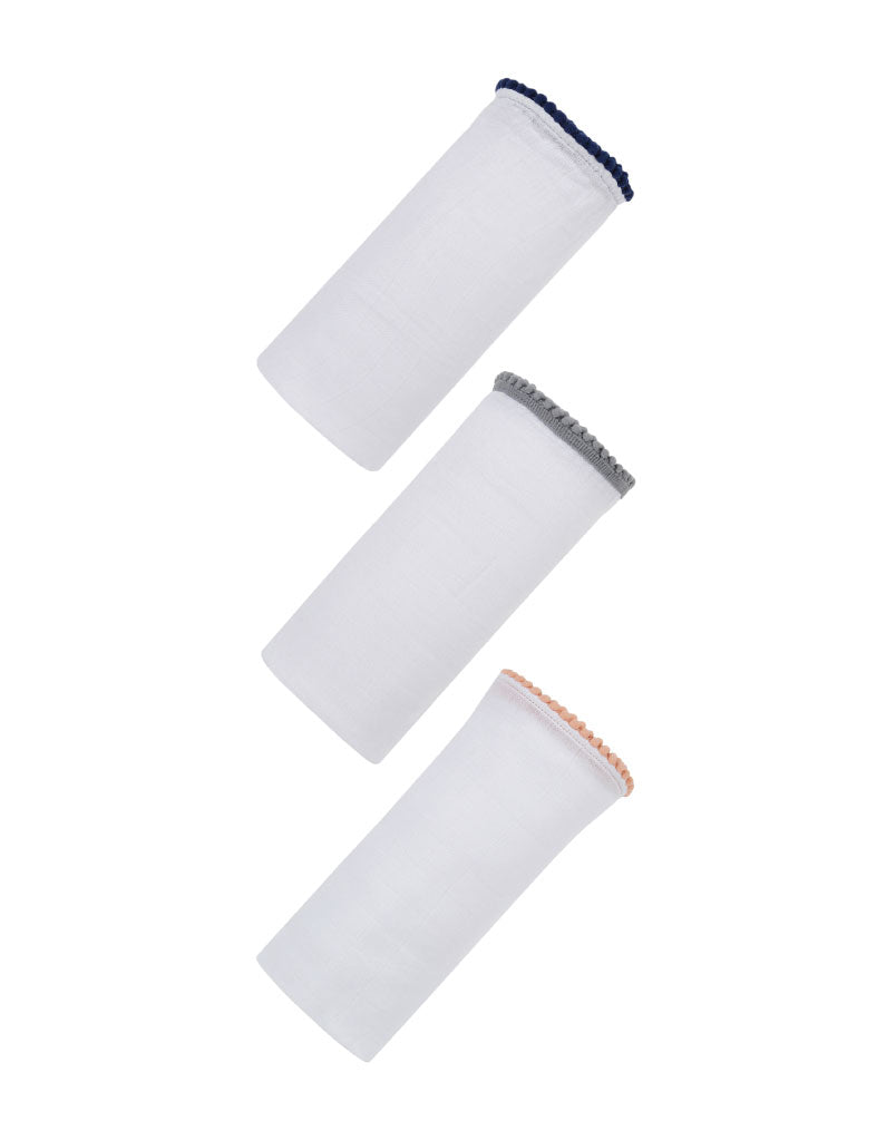 BAMBOO POM POM SWADDLE