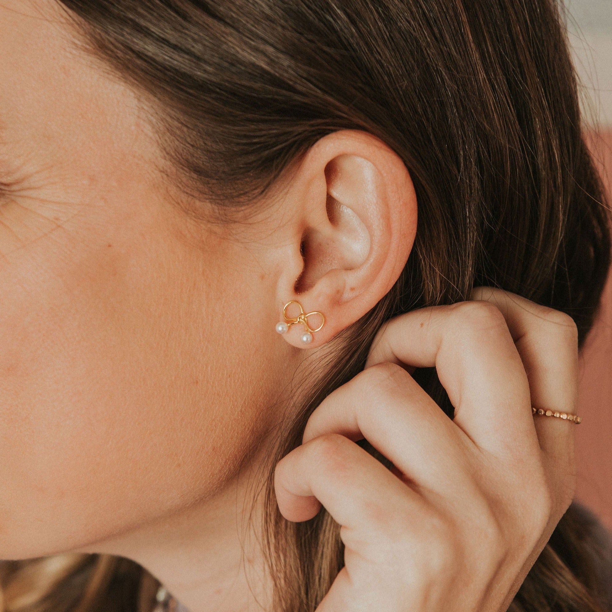 Mila Pearl And Gold Bow Studs