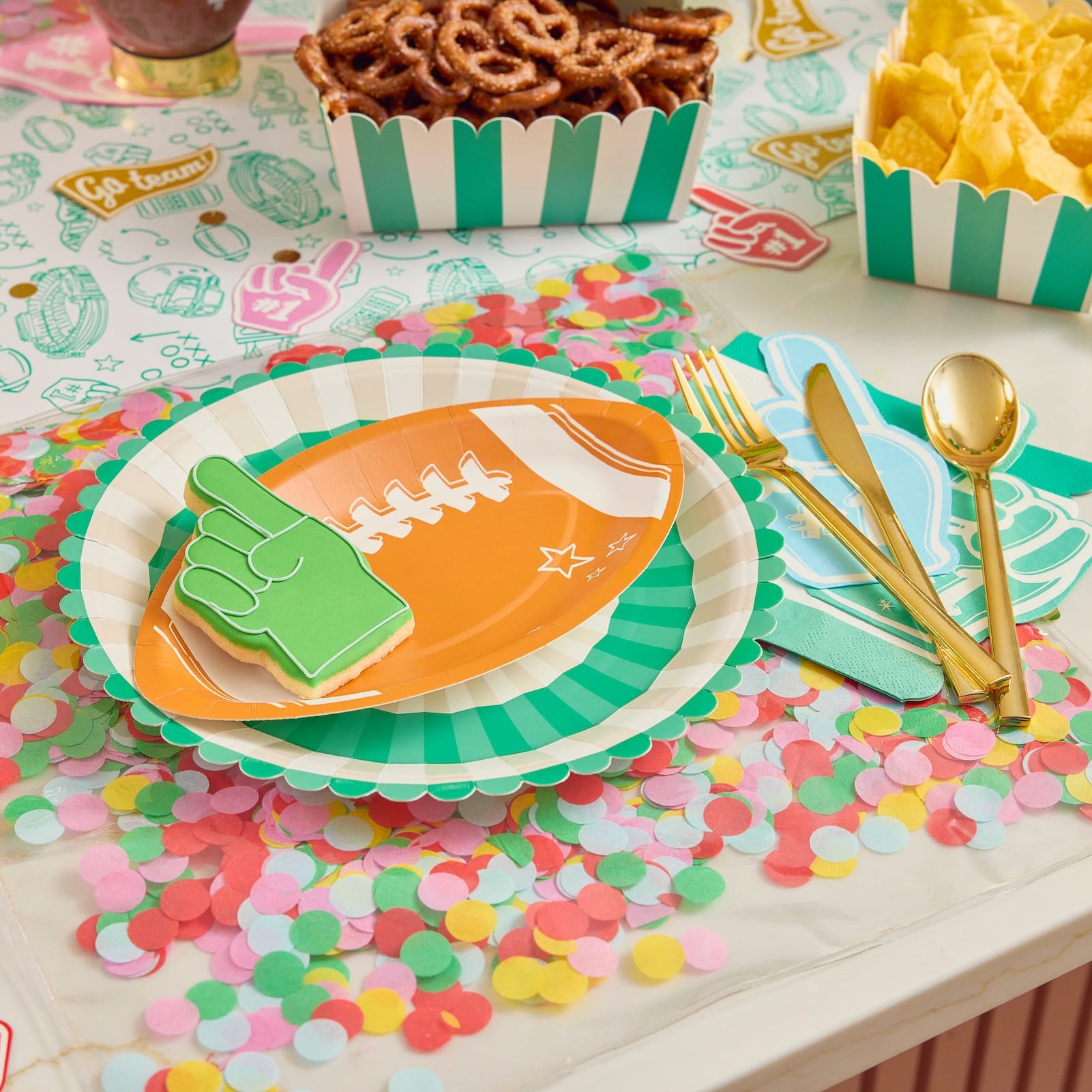 Football Dessert Plates (10 Ct)