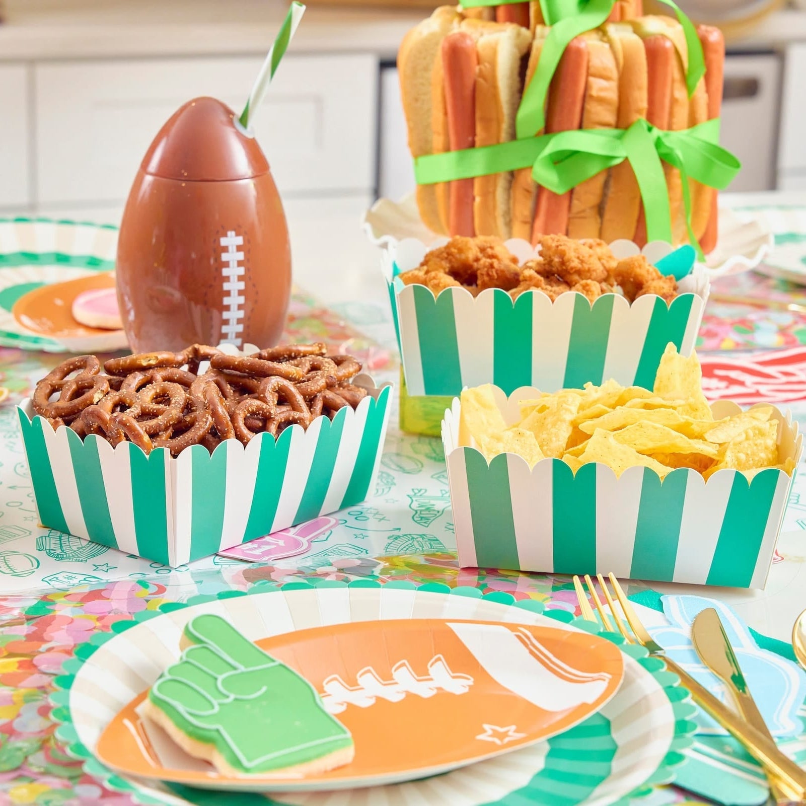 Game Day Green & White Snack Trays (10 Pack)