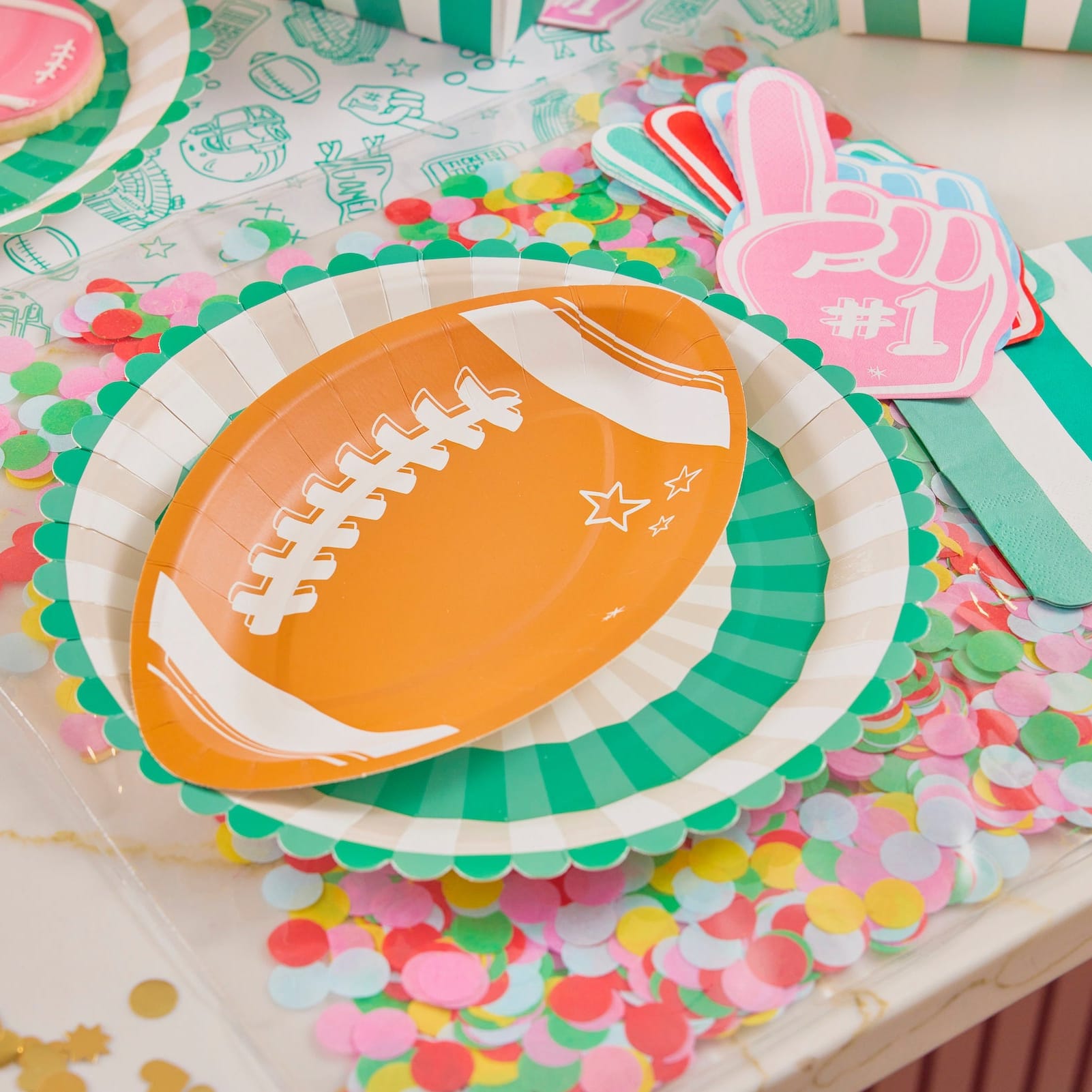 Football Dessert Plates (10 Ct)