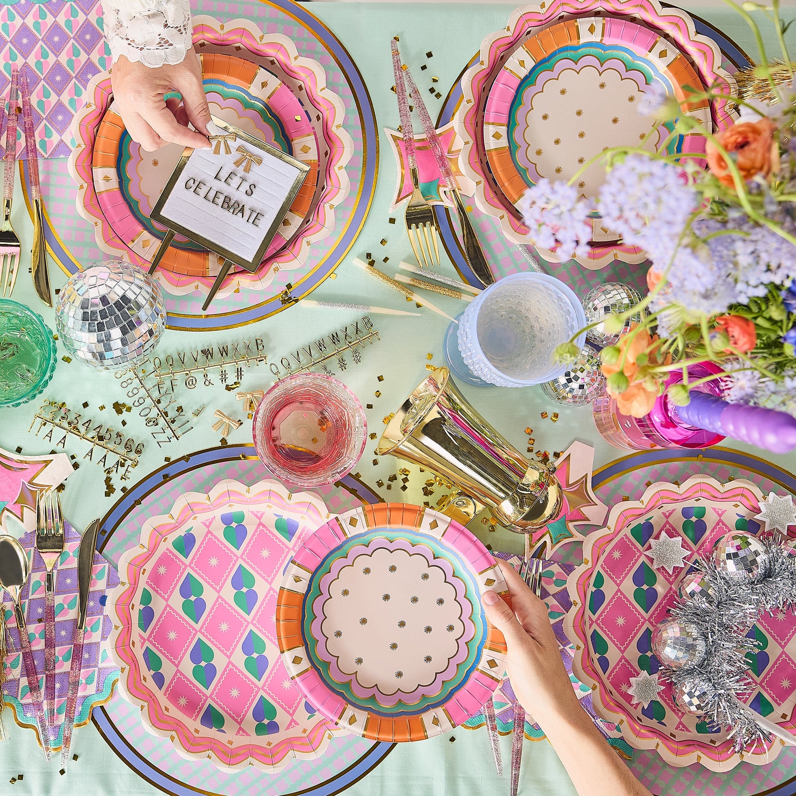 Circus Soirée Dessert Plates (10 Count)