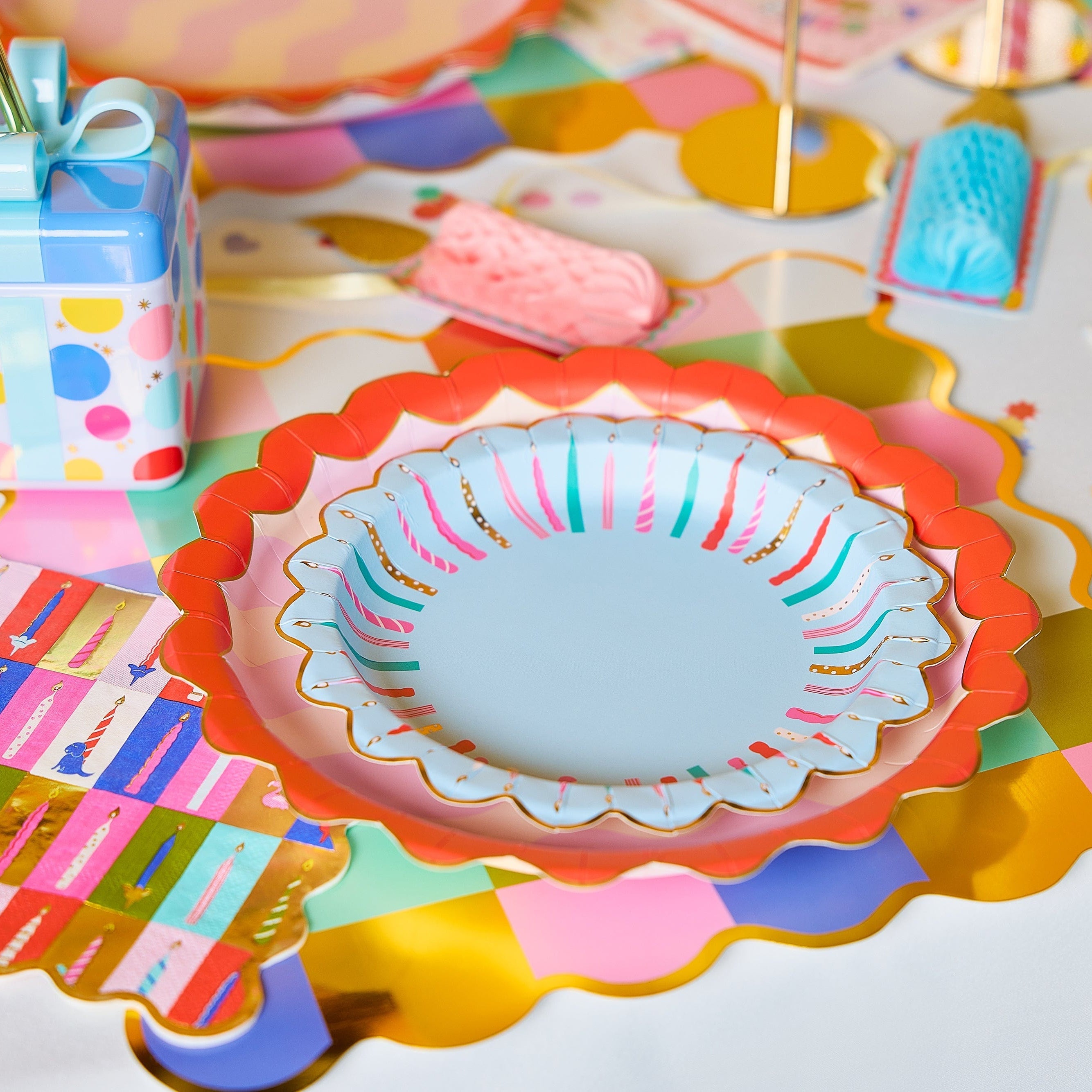 Wavy Wishes Dinner Plates (10 Count)