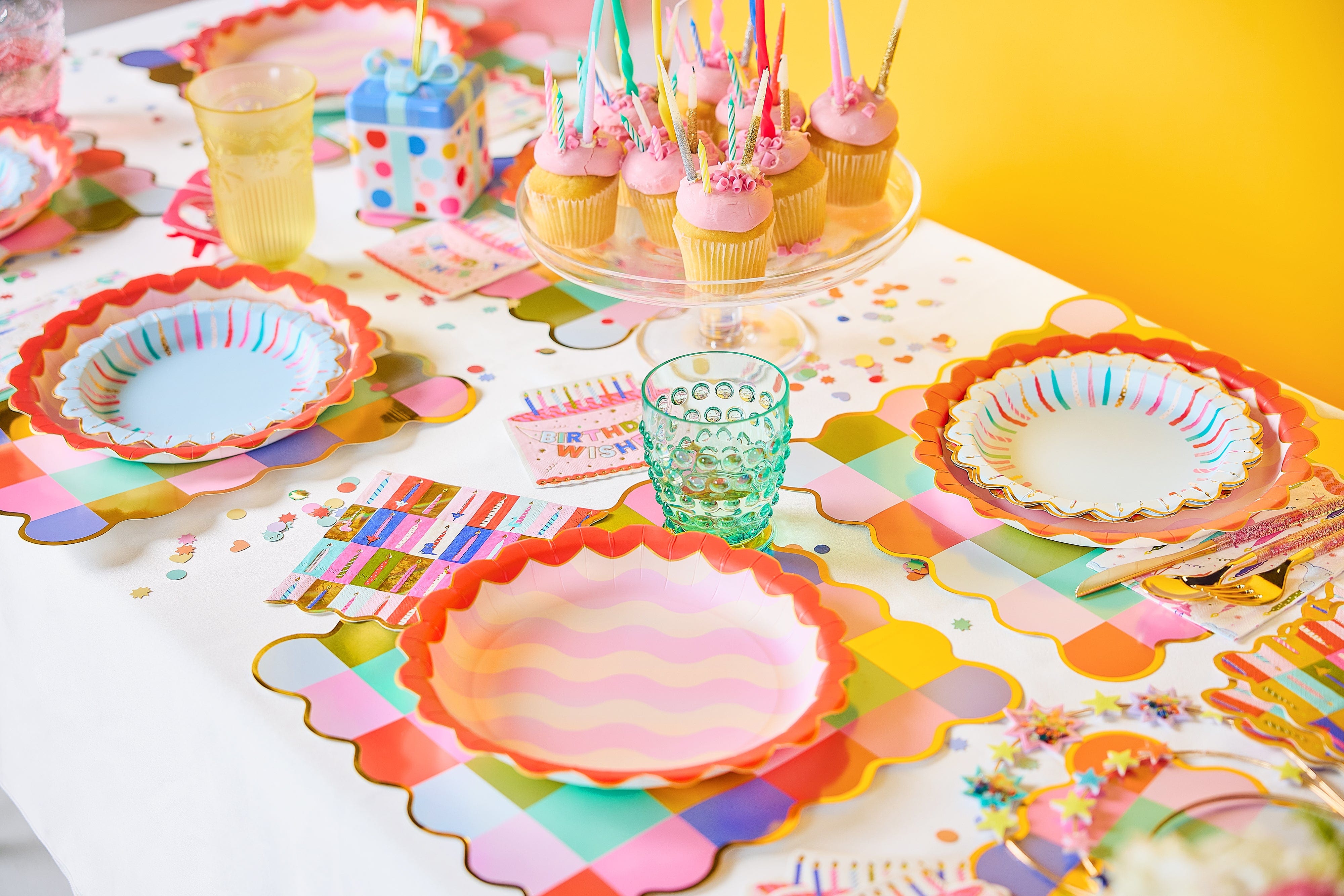 Wavy Wishes Dinner Plates (10 Count)