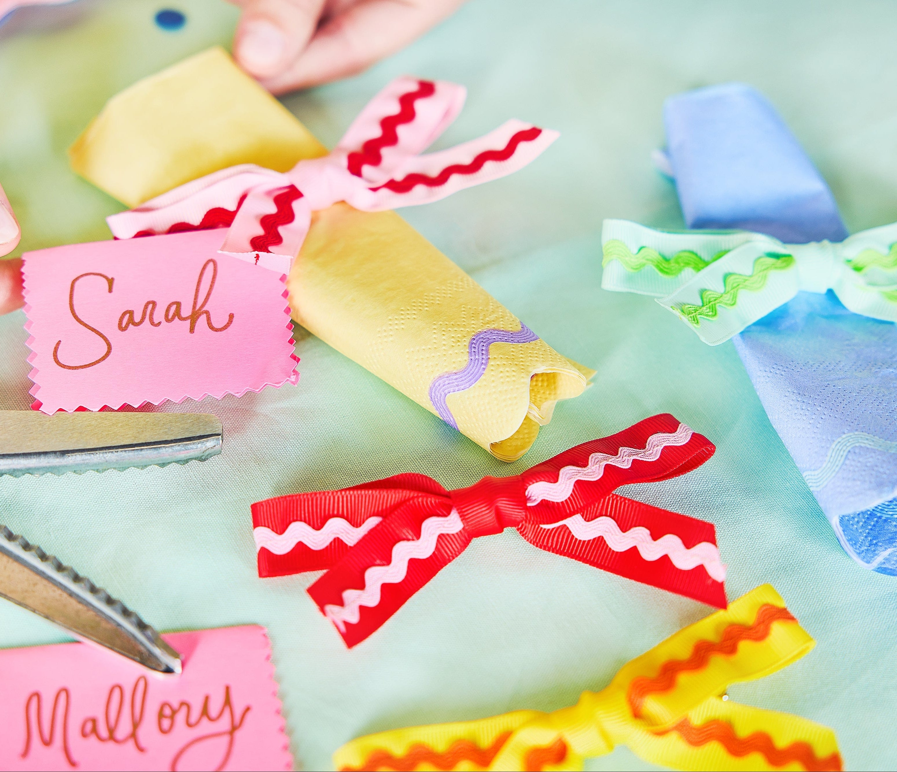 Multicolor Ric Rac Clip-on Bow Set (5 Count)