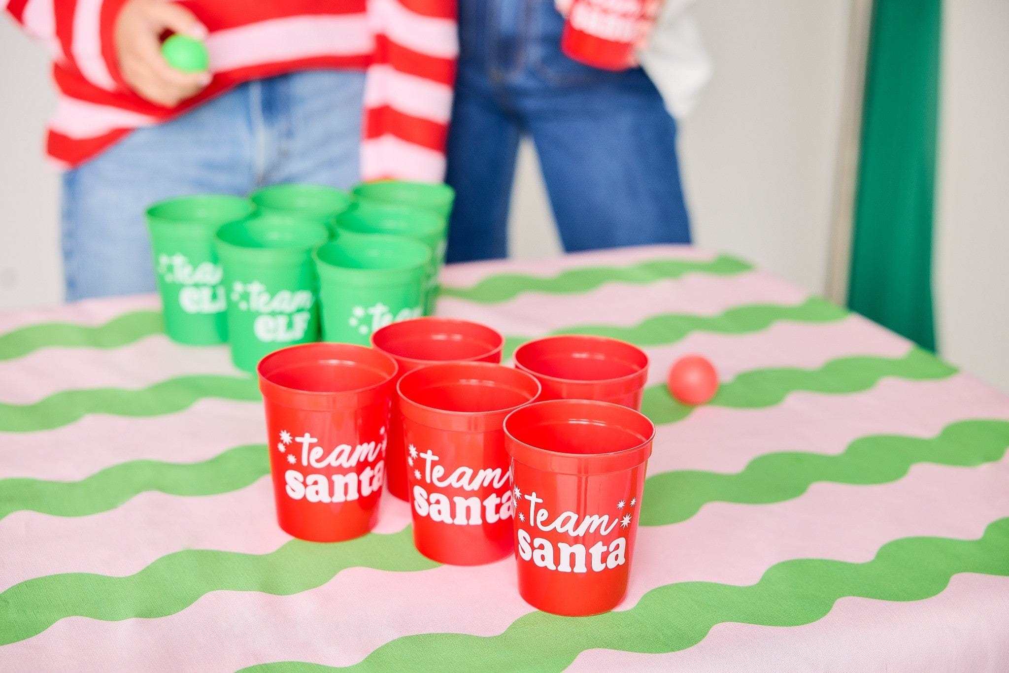 Santa Pong Christmas Toss Game Set (12ct Cups)