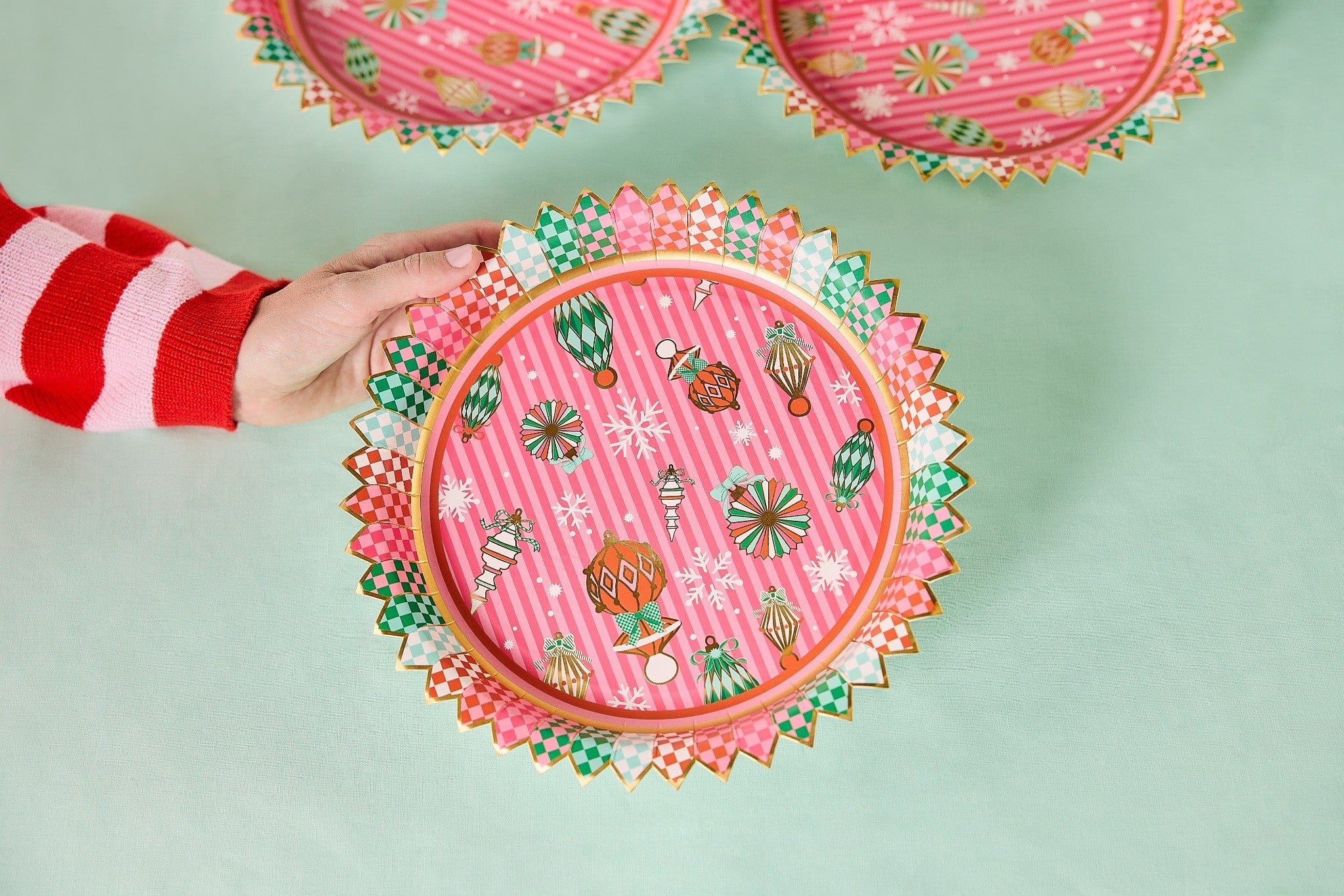 Deck The Halls Dinner Plates (10 Count)