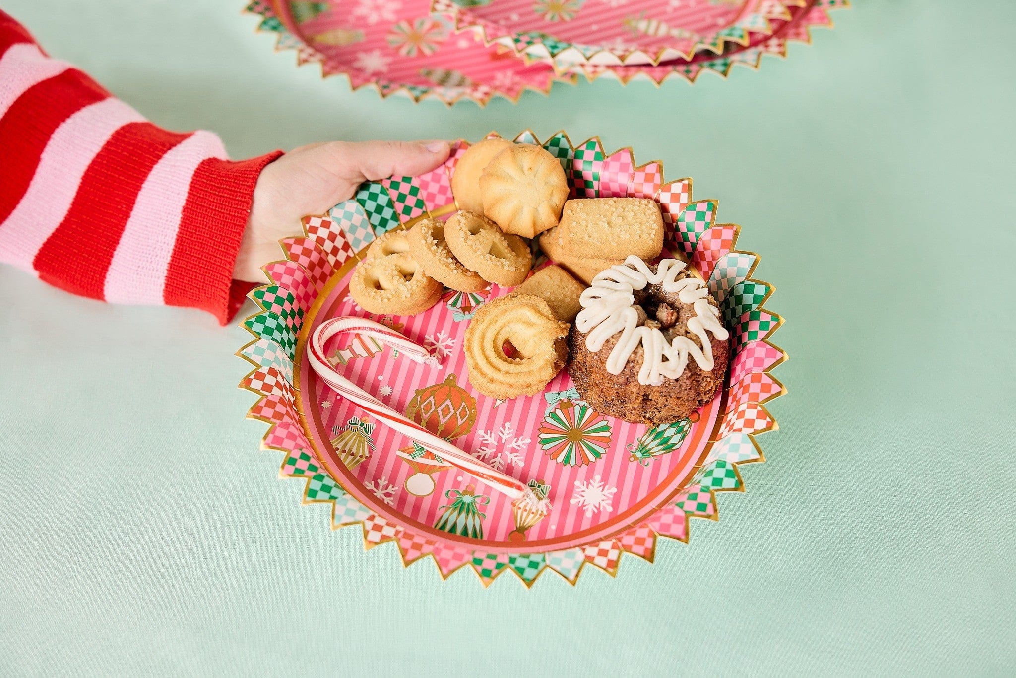 Deck The Halls Dinner Plates (10 Count)