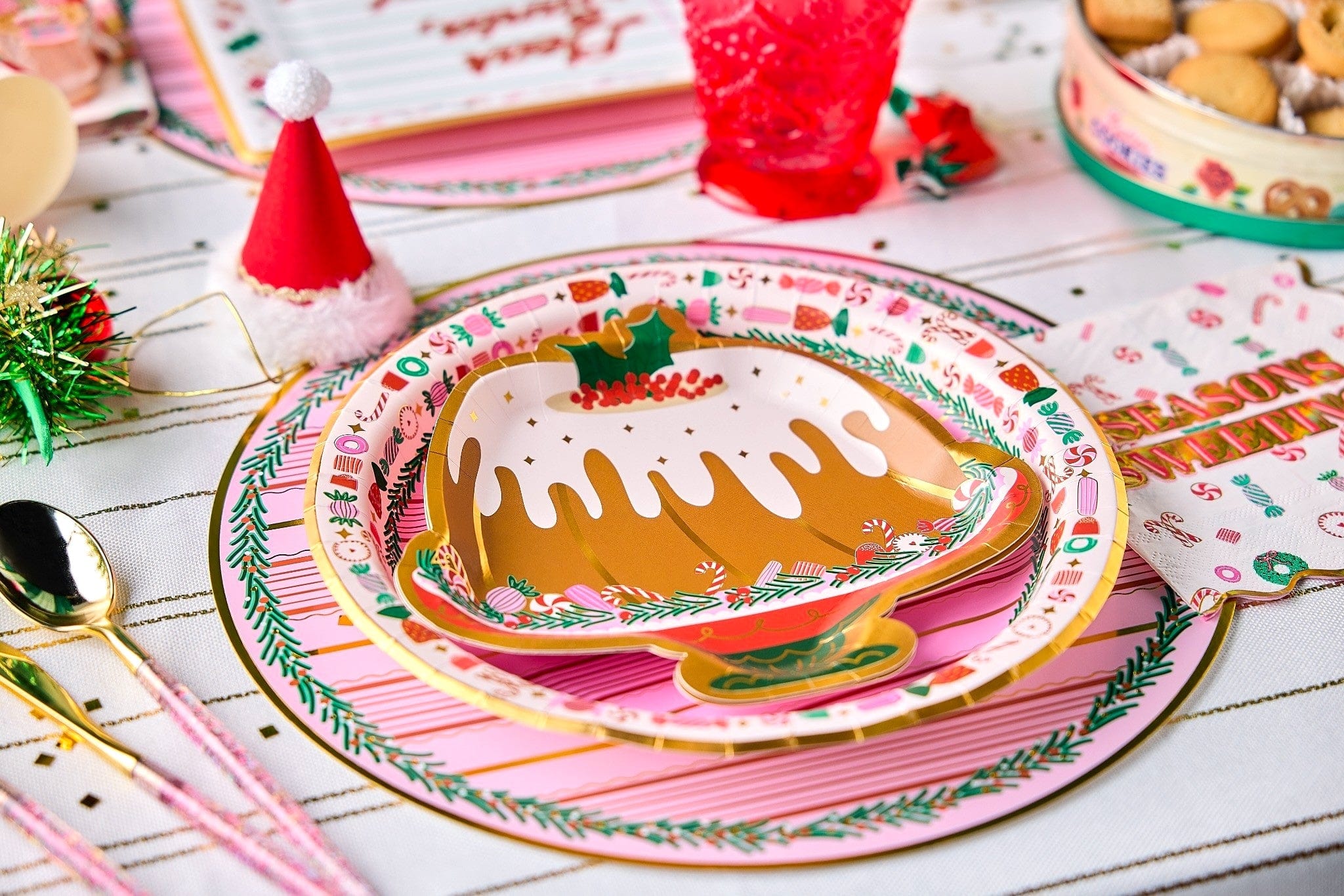Holiday Bundt Cake Dessert Plates (10 Count)