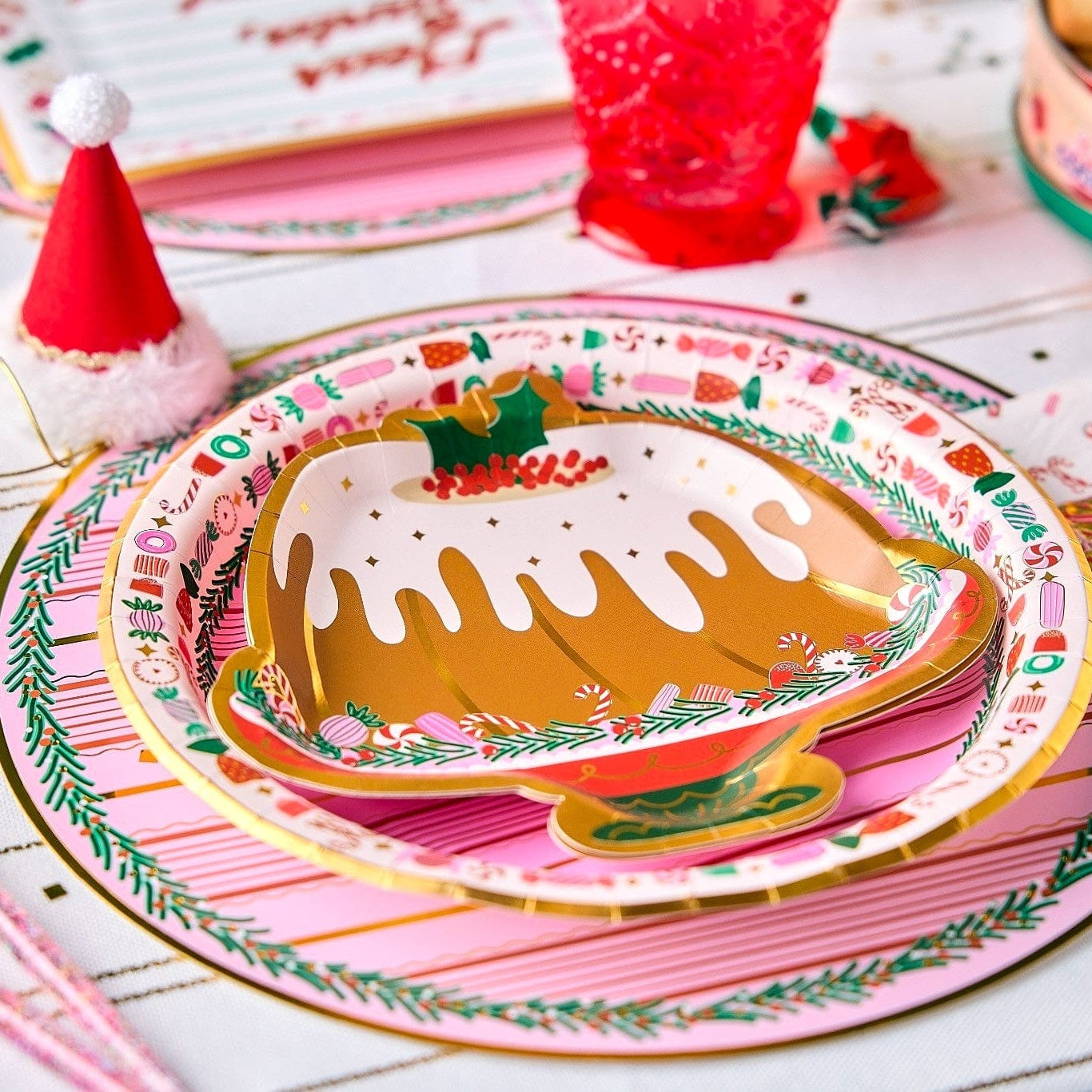 Holiday Bundt Cake Dessert Plates (10 Count)