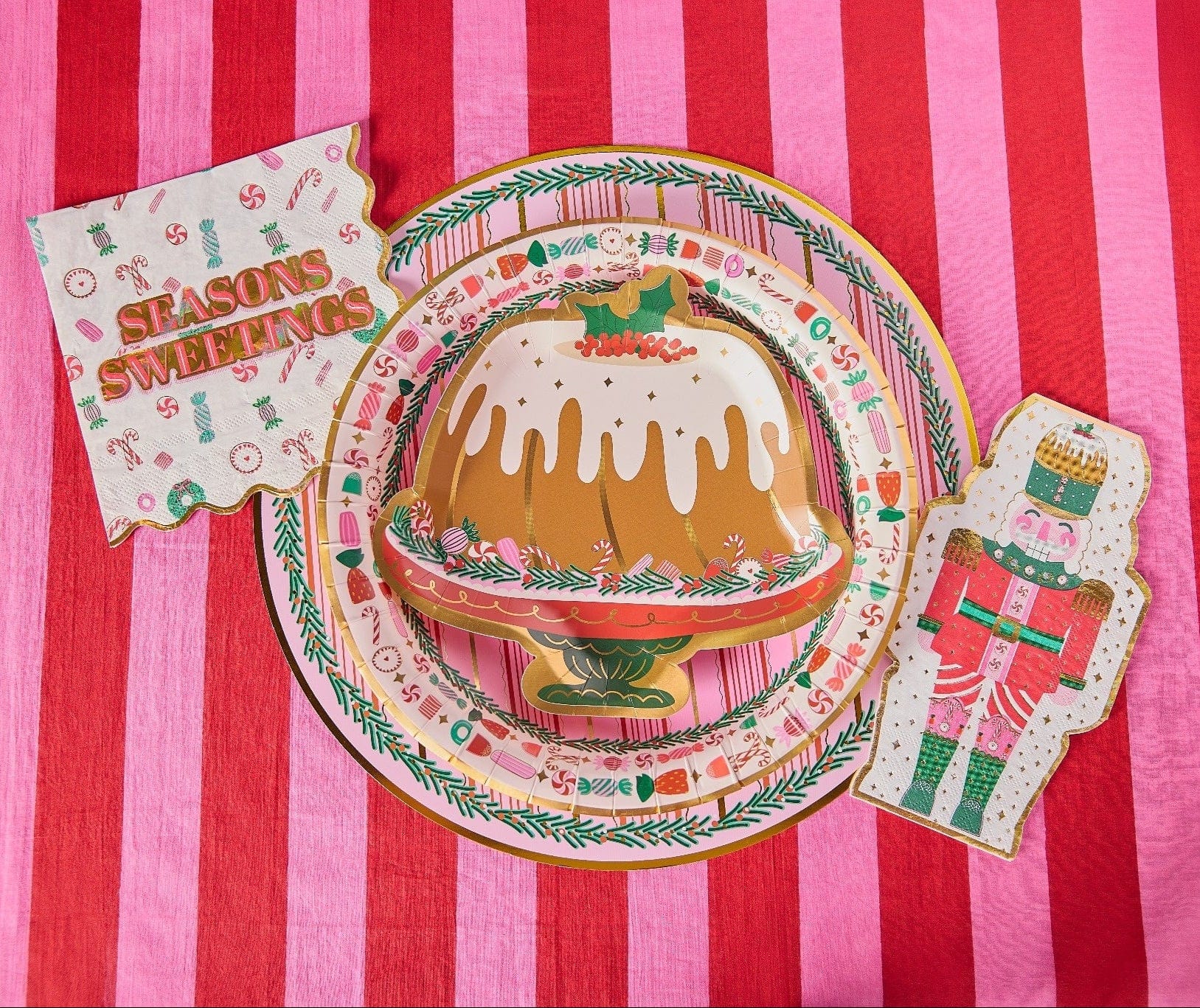 Holiday Bundt Cake Dessert Plates (10 Count)
