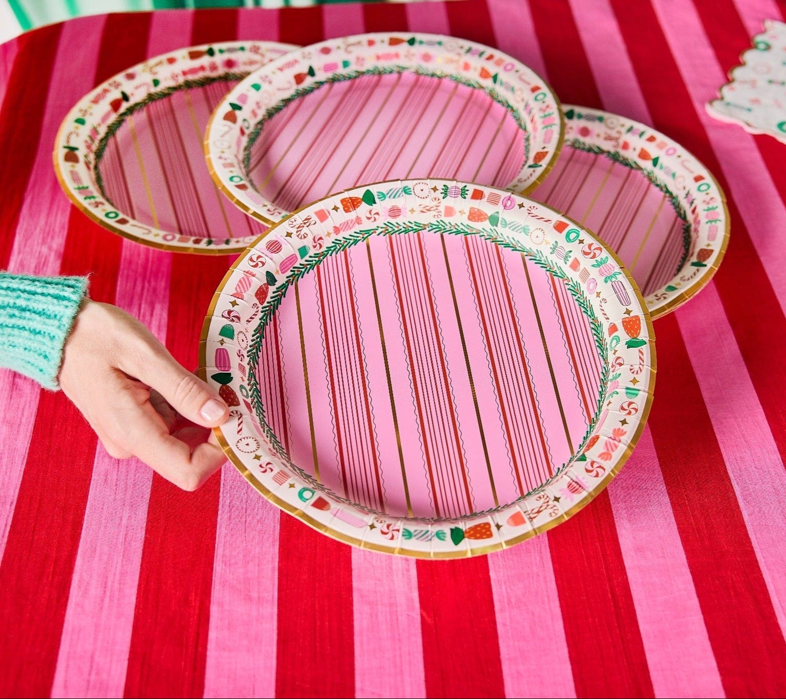 Peppermint Party Christmas Dinner Plates (10 Count)