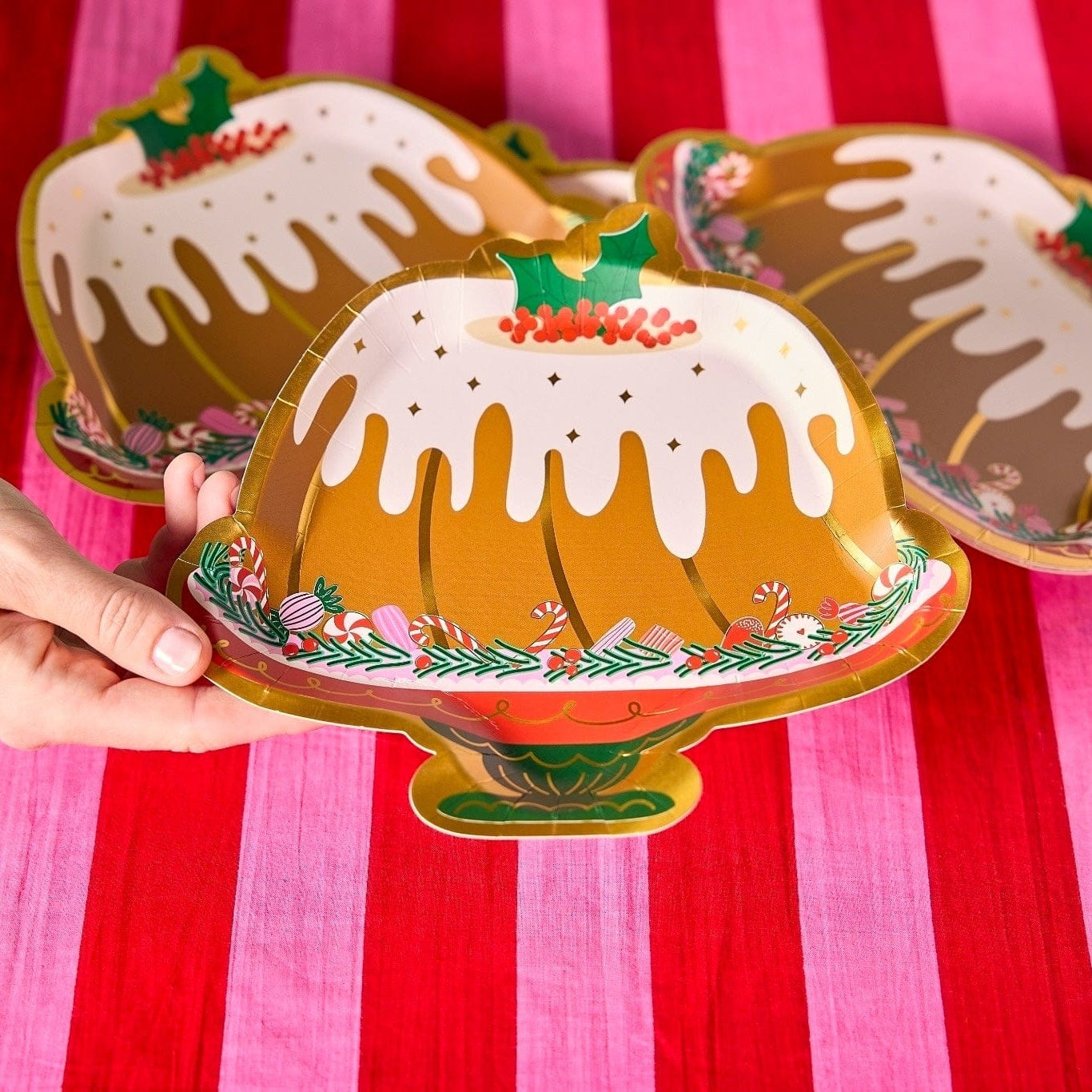 Holiday Bundt Cake Dessert Plates (10 Count)