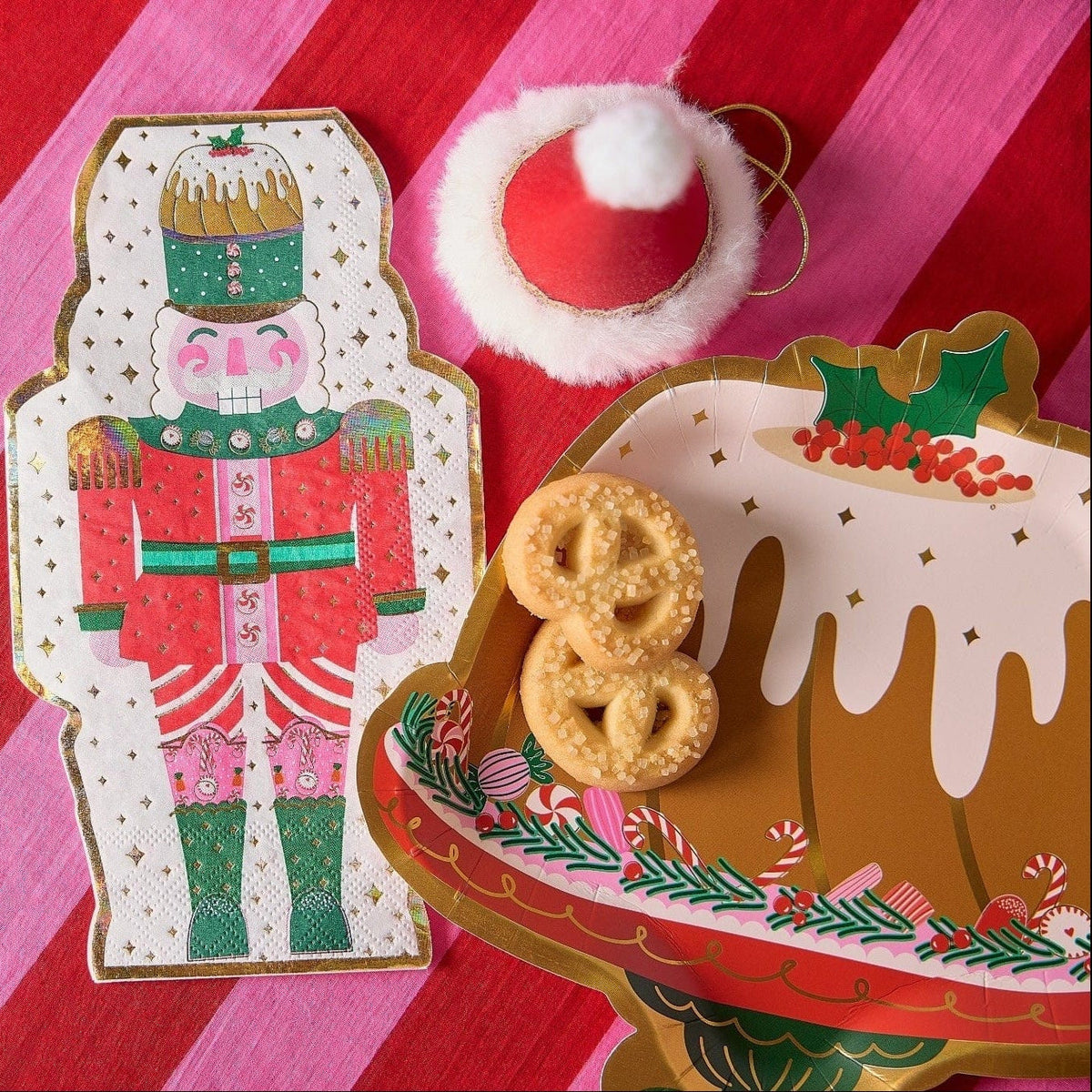 Holiday Bundt Cake Dessert Plates (10 Count)