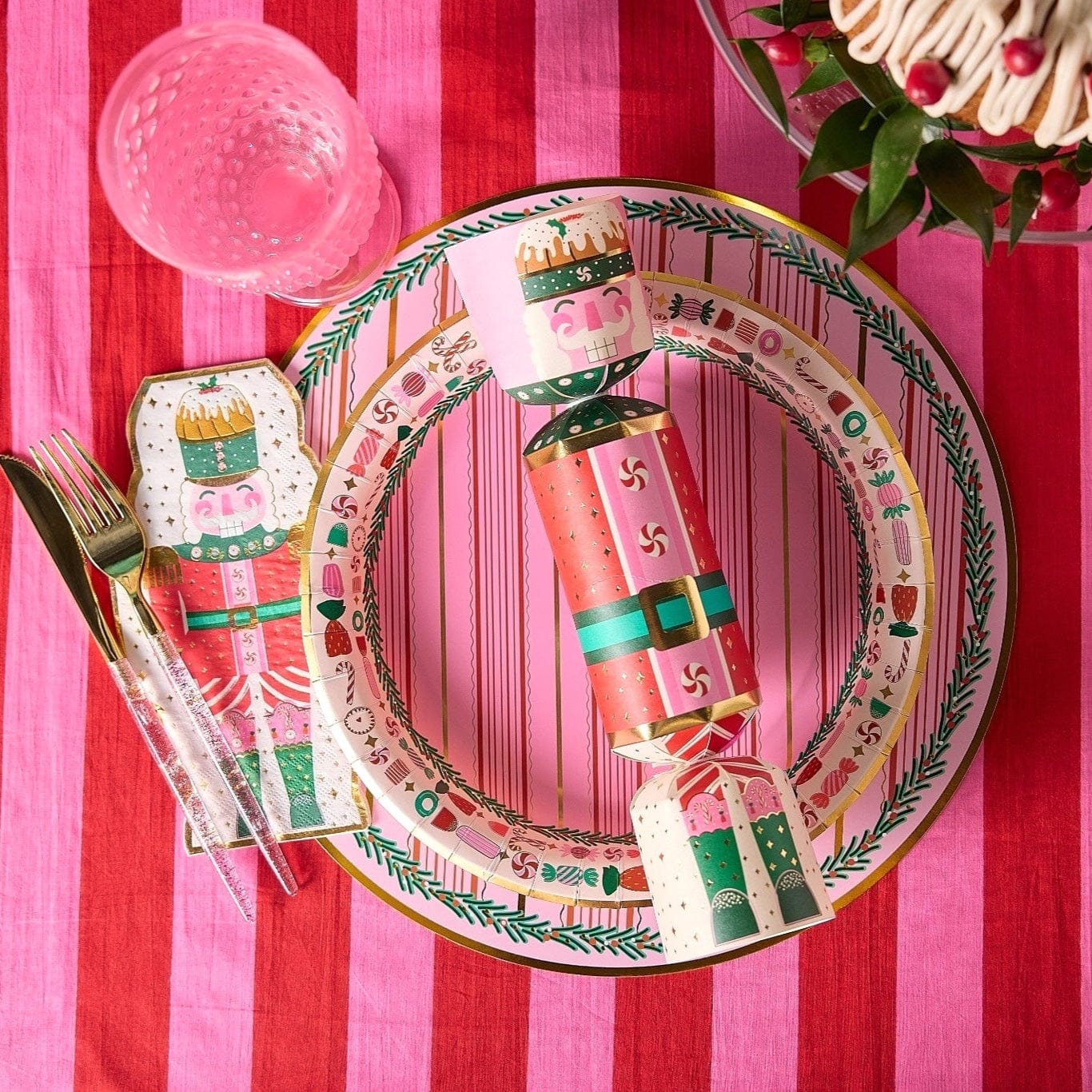 Peppermint Party Christmas Dinner Plates (10 Count)