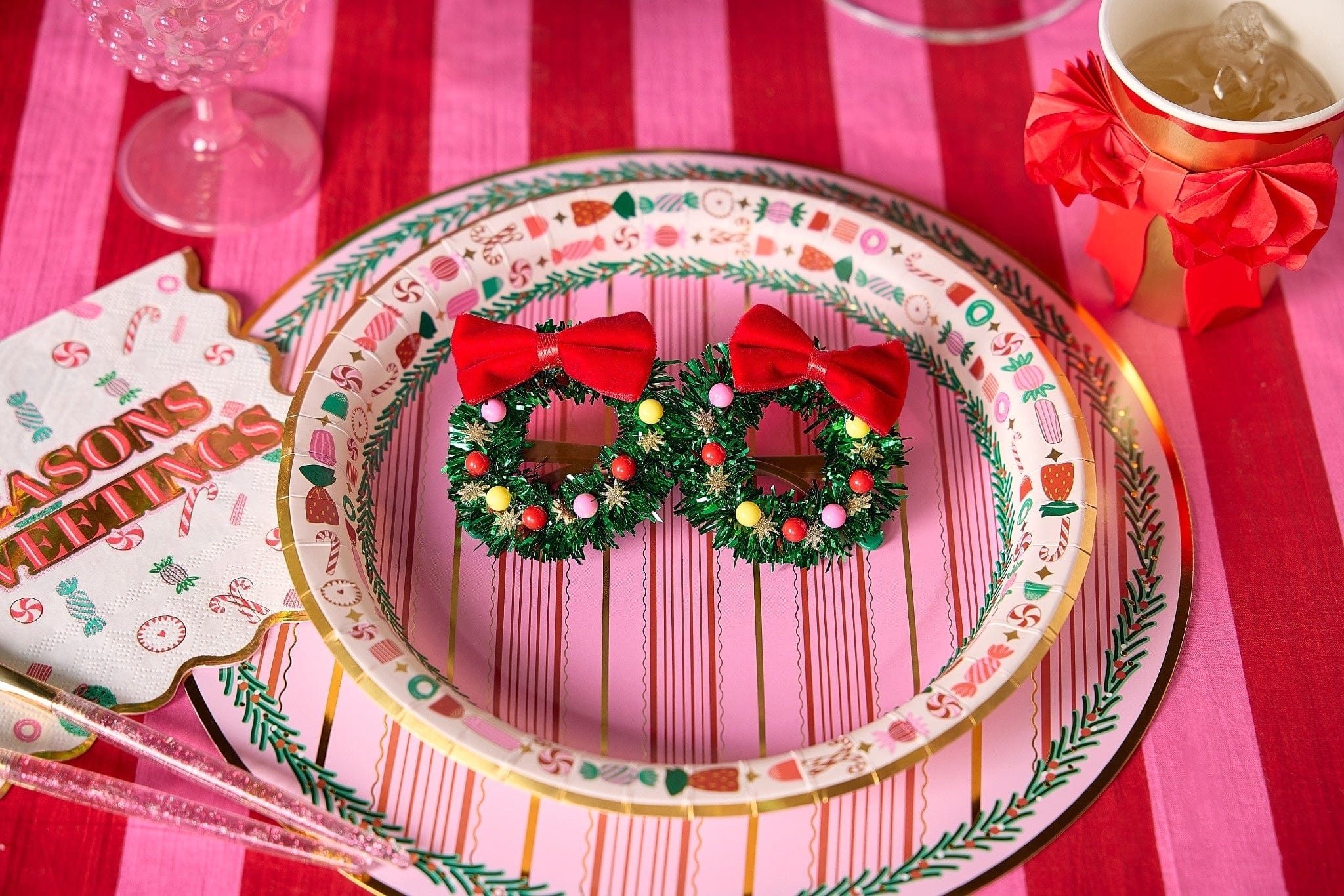 Peppermint Party Christmas Dinner Plates (10 Count)