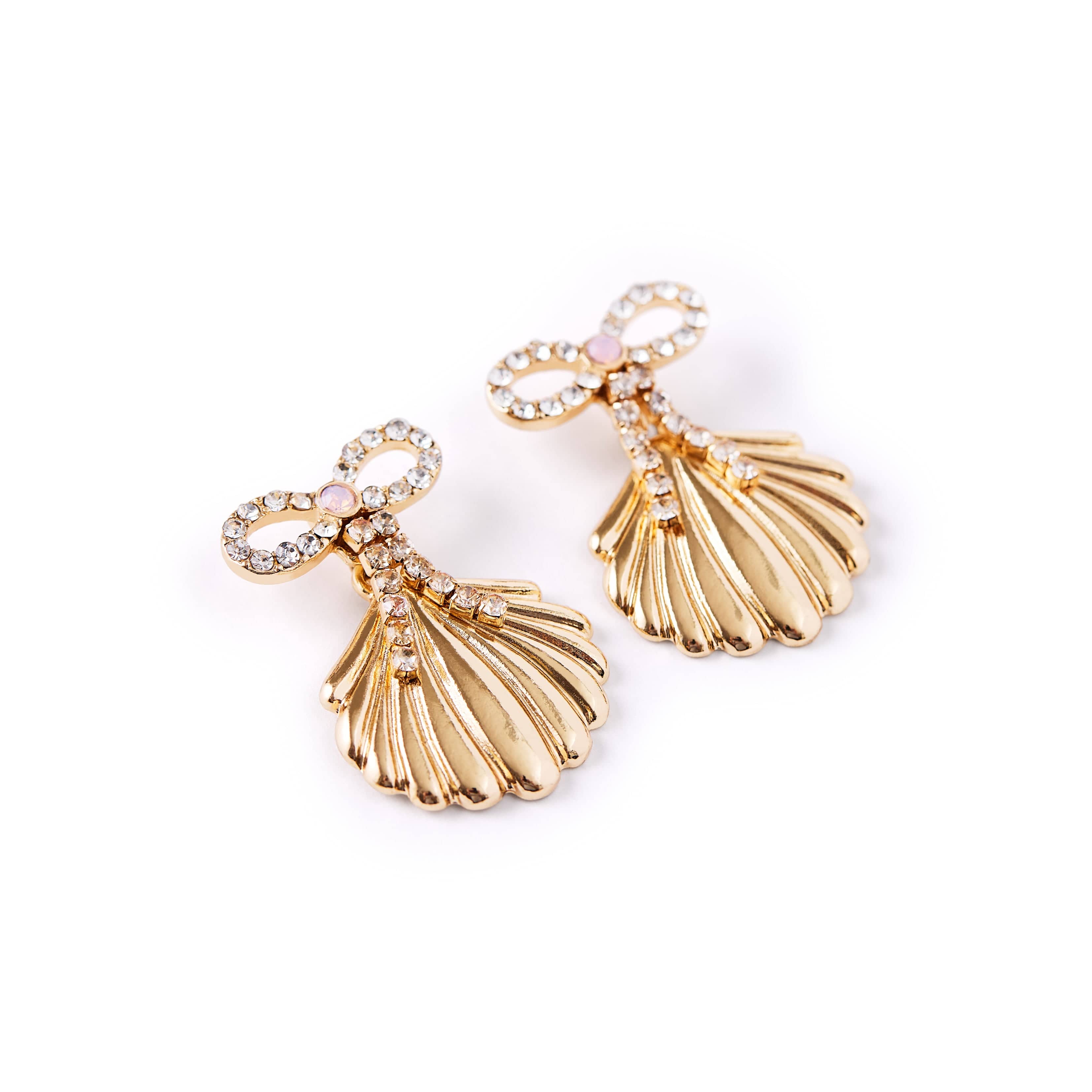 Shell Of A Time Bow Earrings