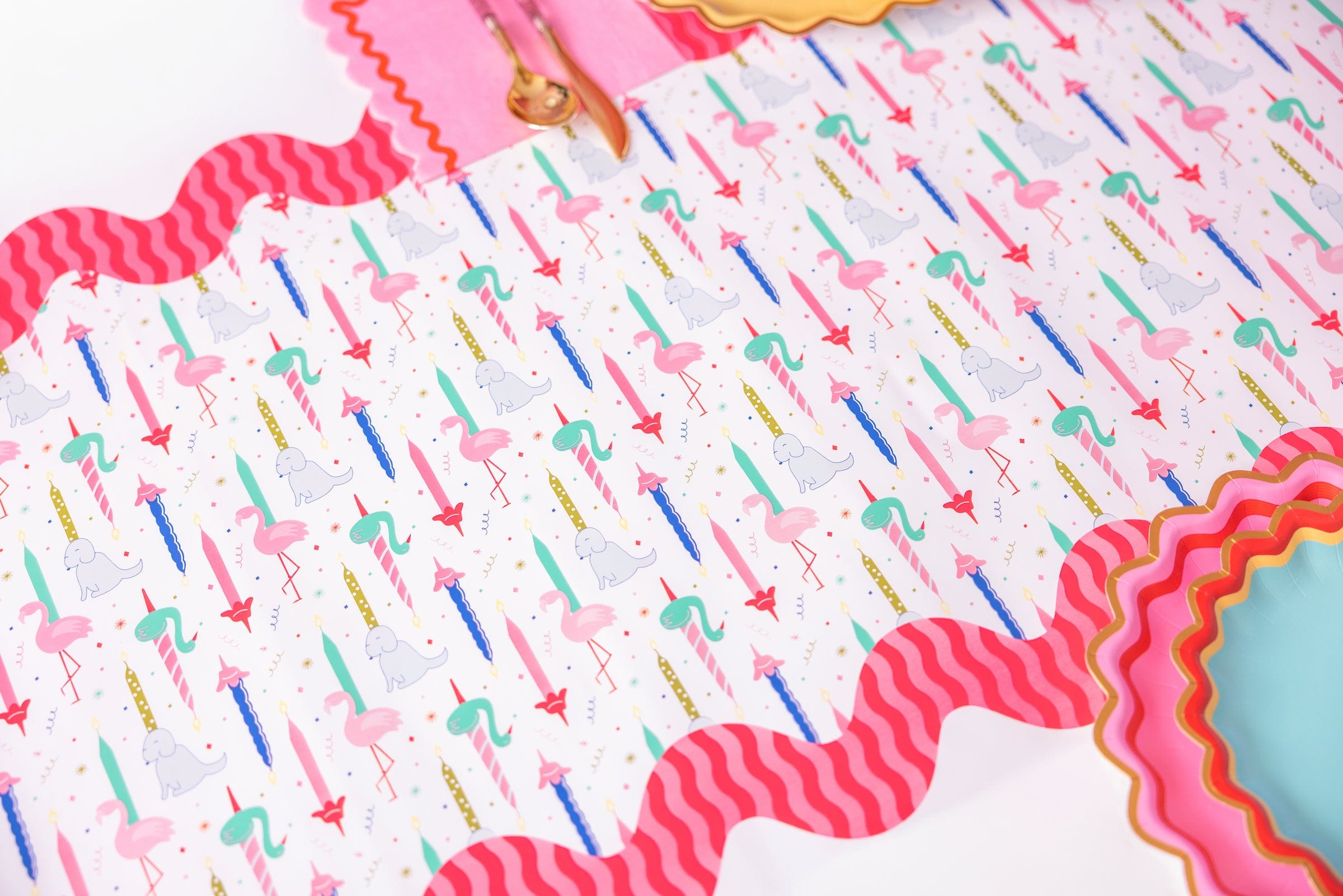 Party Parade Paper Table Runner (25 Ft, Cut To Fit)