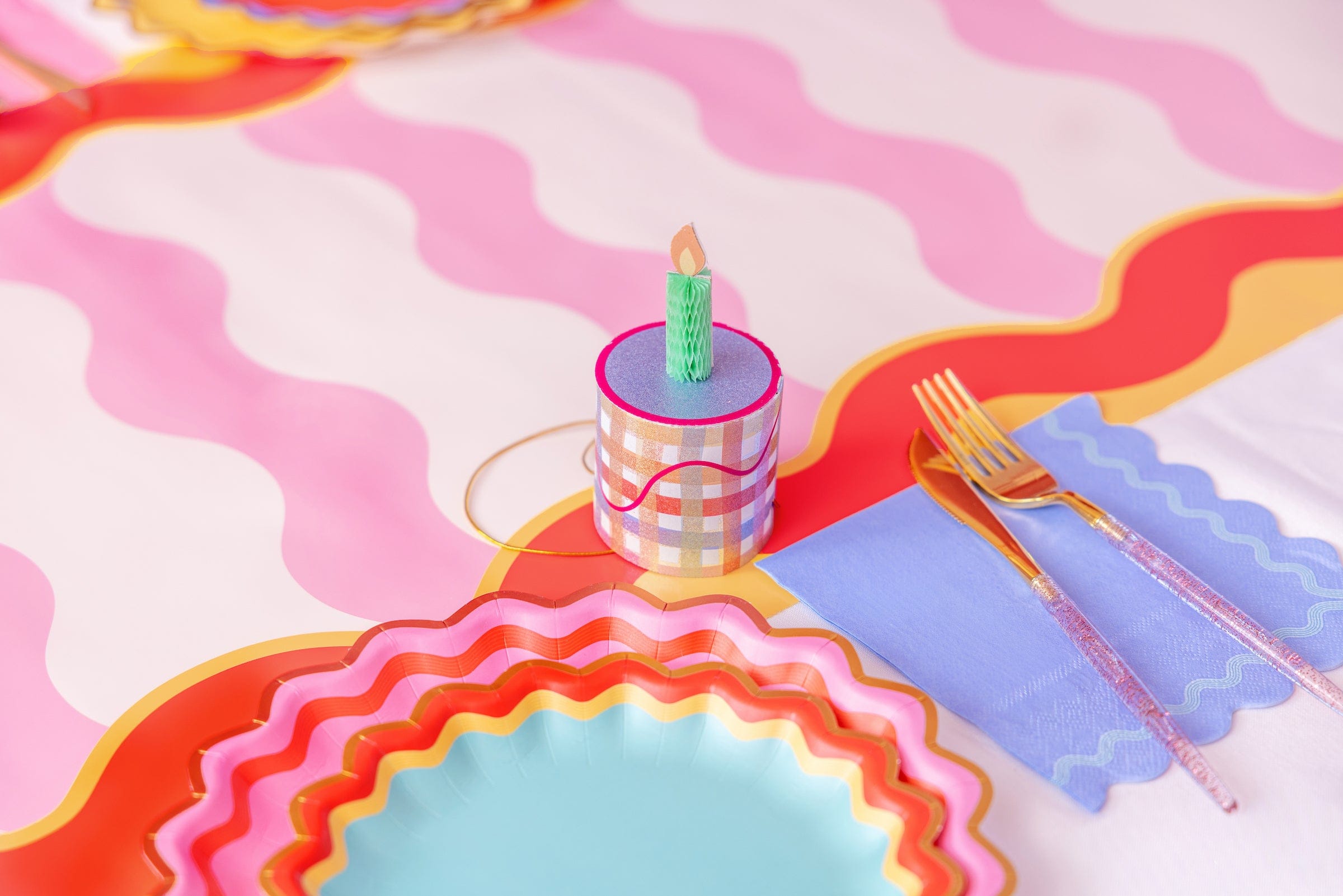 Groovy Waves Paper Table Runner (25 Ft, Cut To Fit)