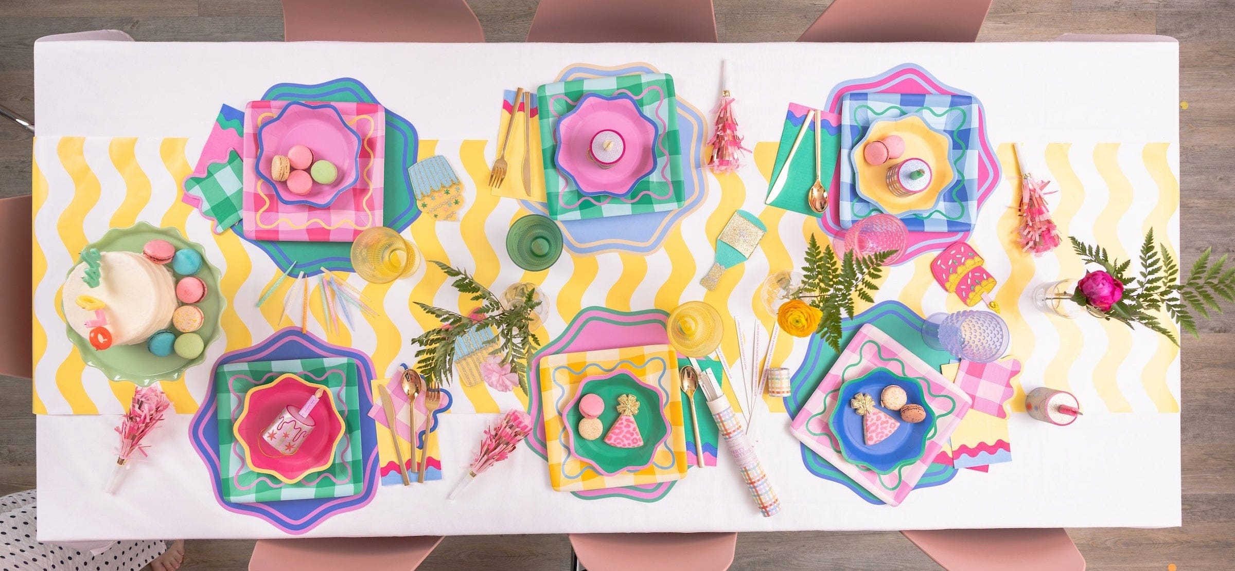 Colowave Paper Table Runner (25 Ft, Cut To Fit)