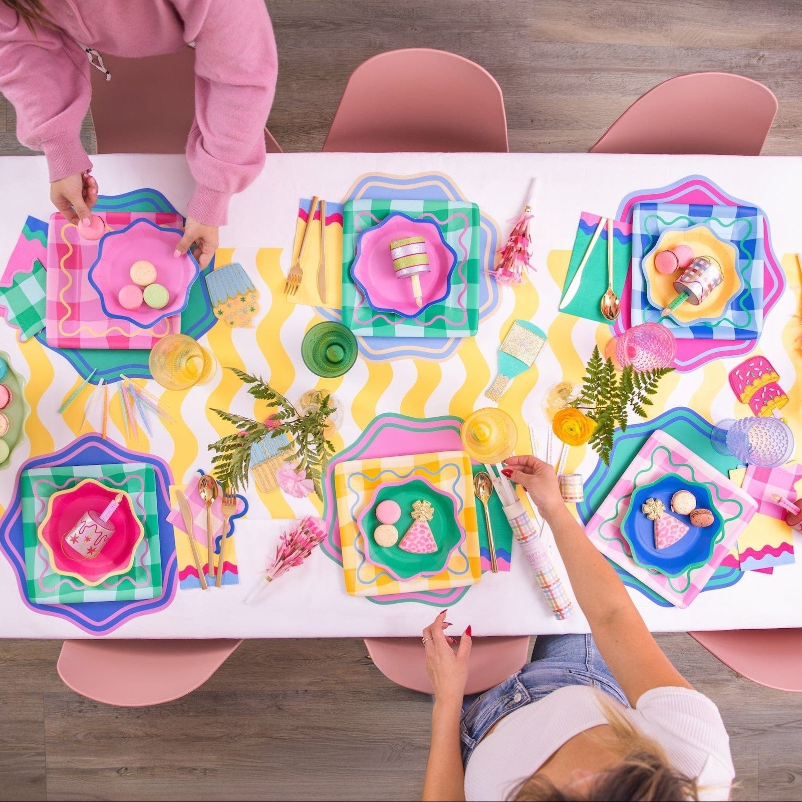 Colorwave Guest Napkins (16 Ct)