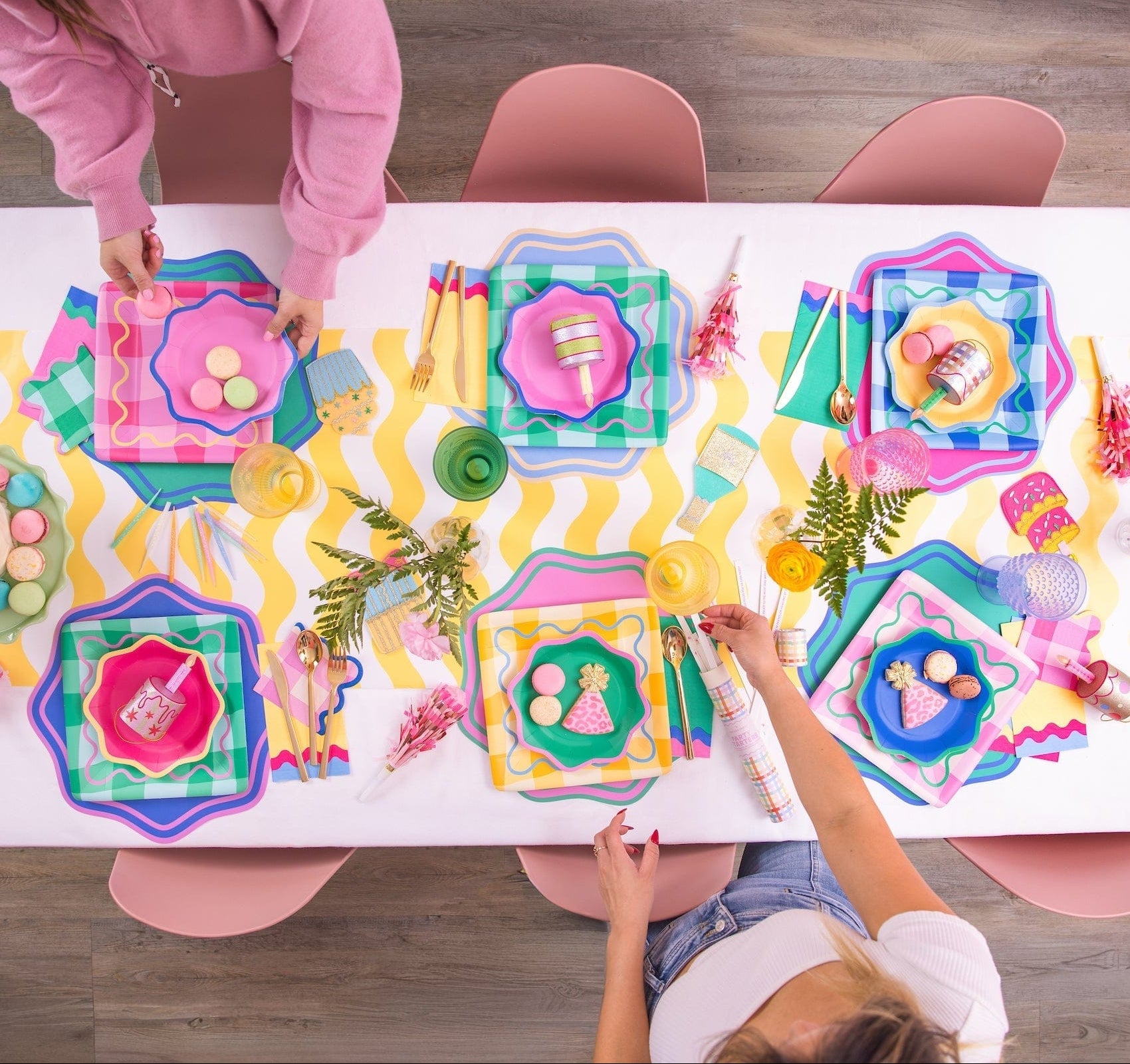 Colorwave Dessert Plates (10 Ct)