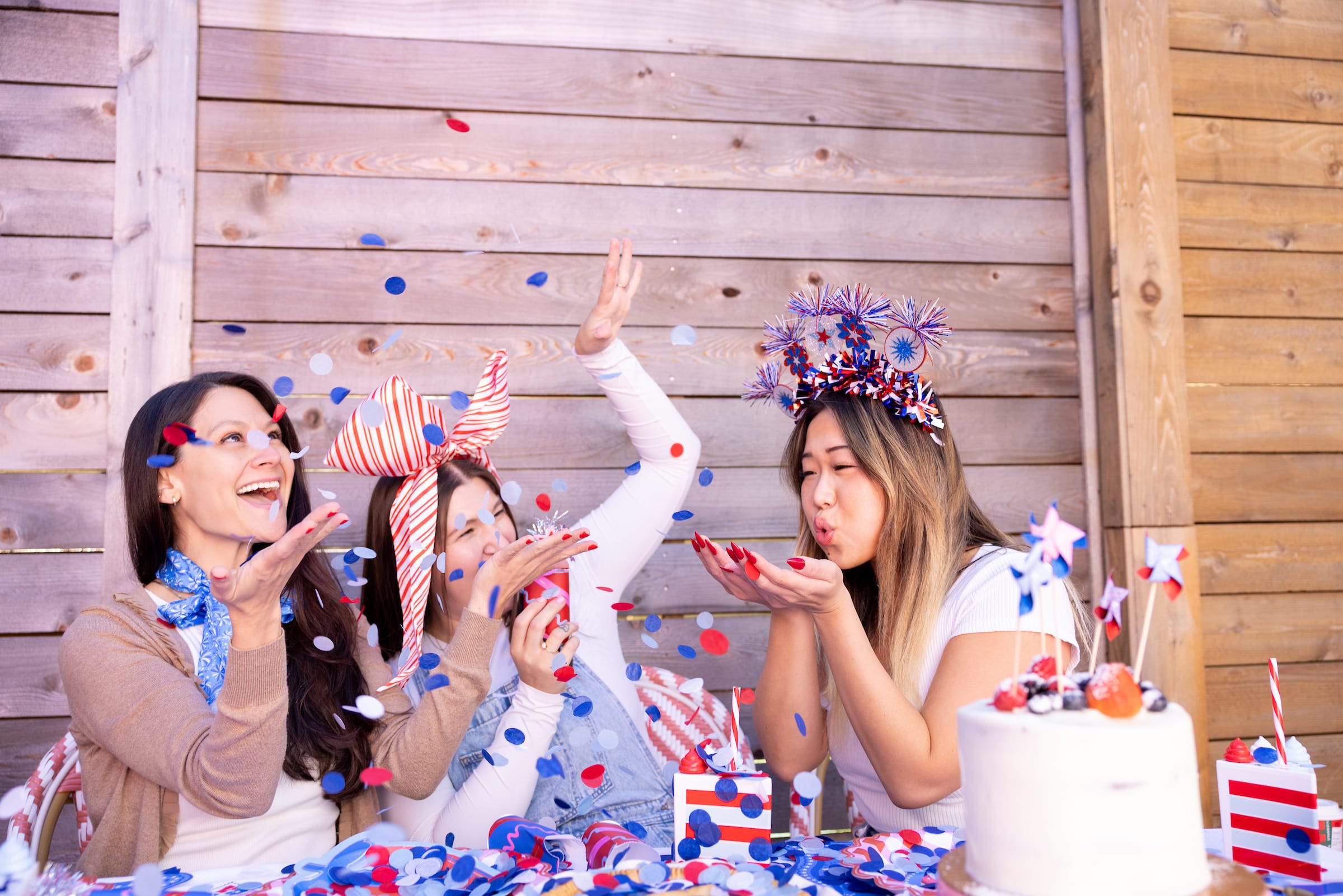 Star-spangled Surprise Firecracker Crackers (6 Ct)