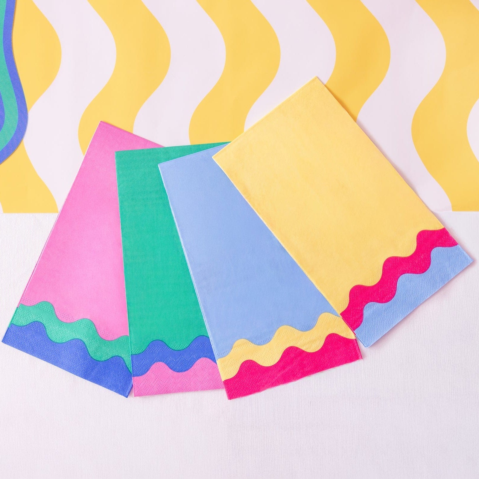 Colorwave Guest Napkins (16 Ct)