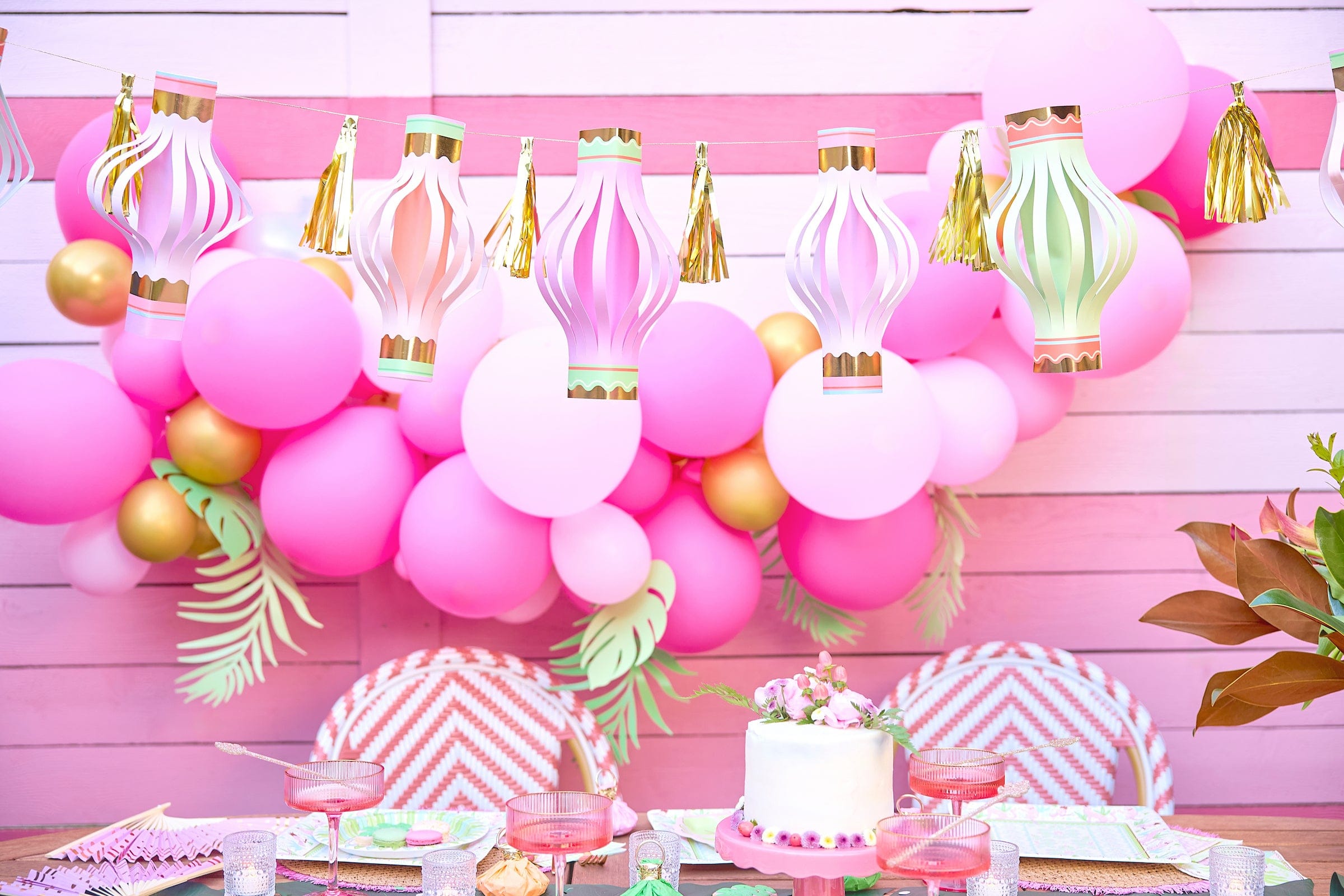 Cabana Club Balloon Garland (94 Ct)