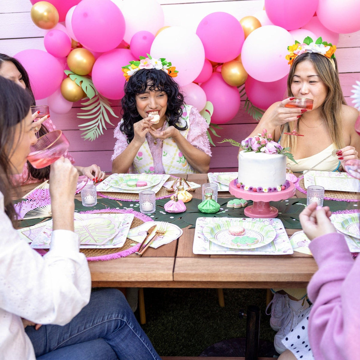 Cabana Club Balloon Garland (94 Ct)